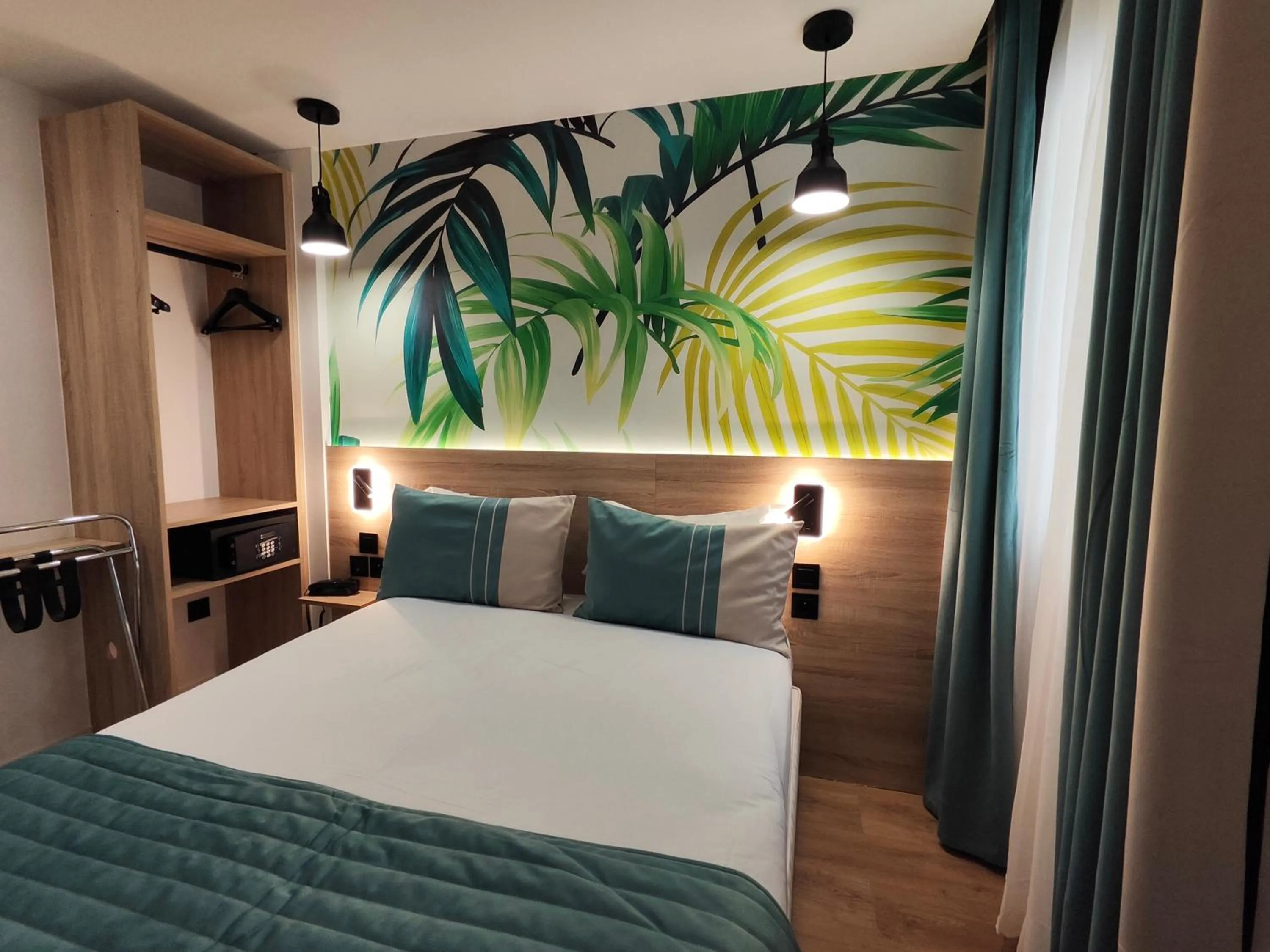 Photo of the whole room, Bed in Atelier Montparnasse Hôtel