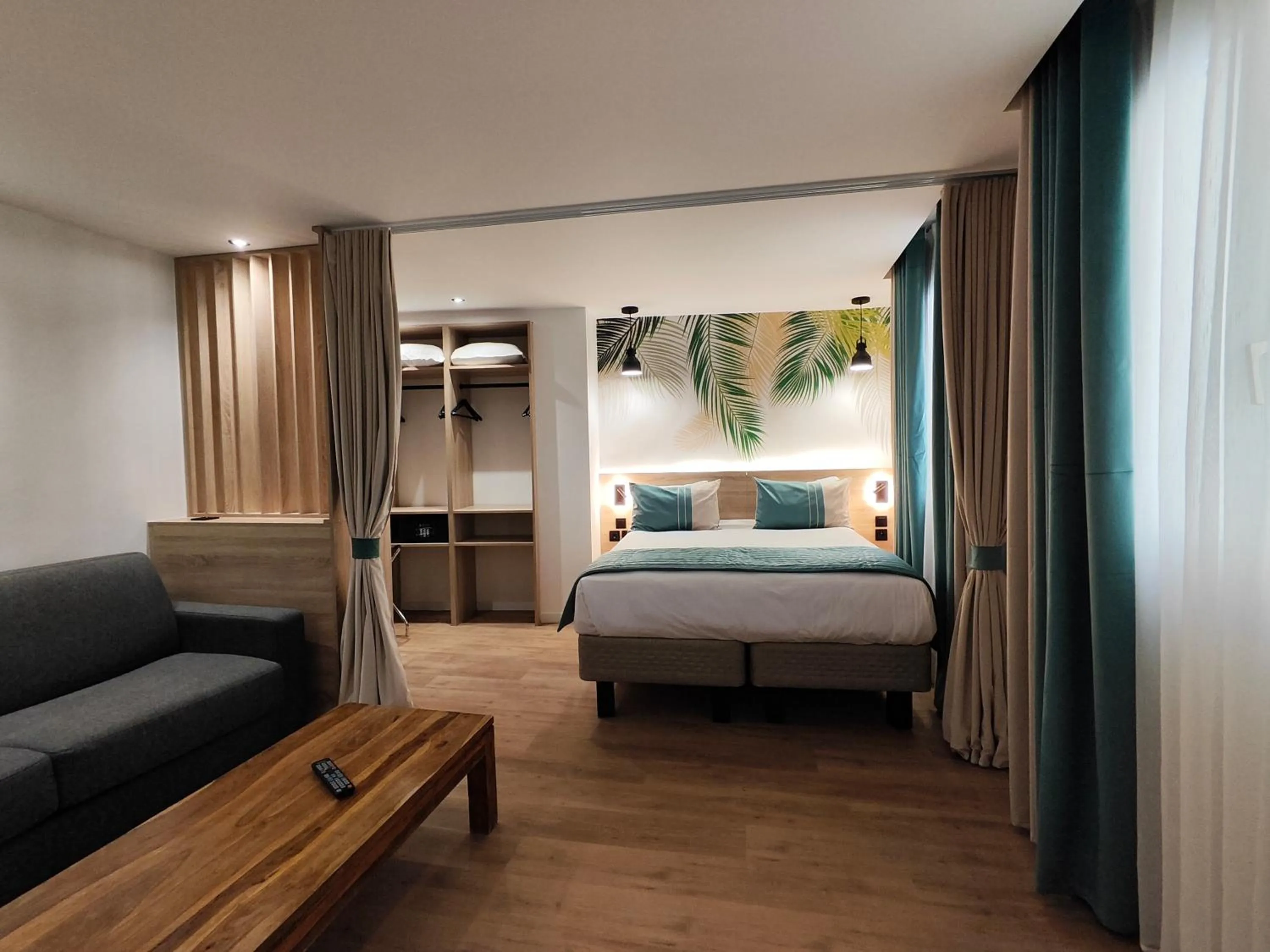 Bedroom, Bed in Atelier Montparnasse Hôtel