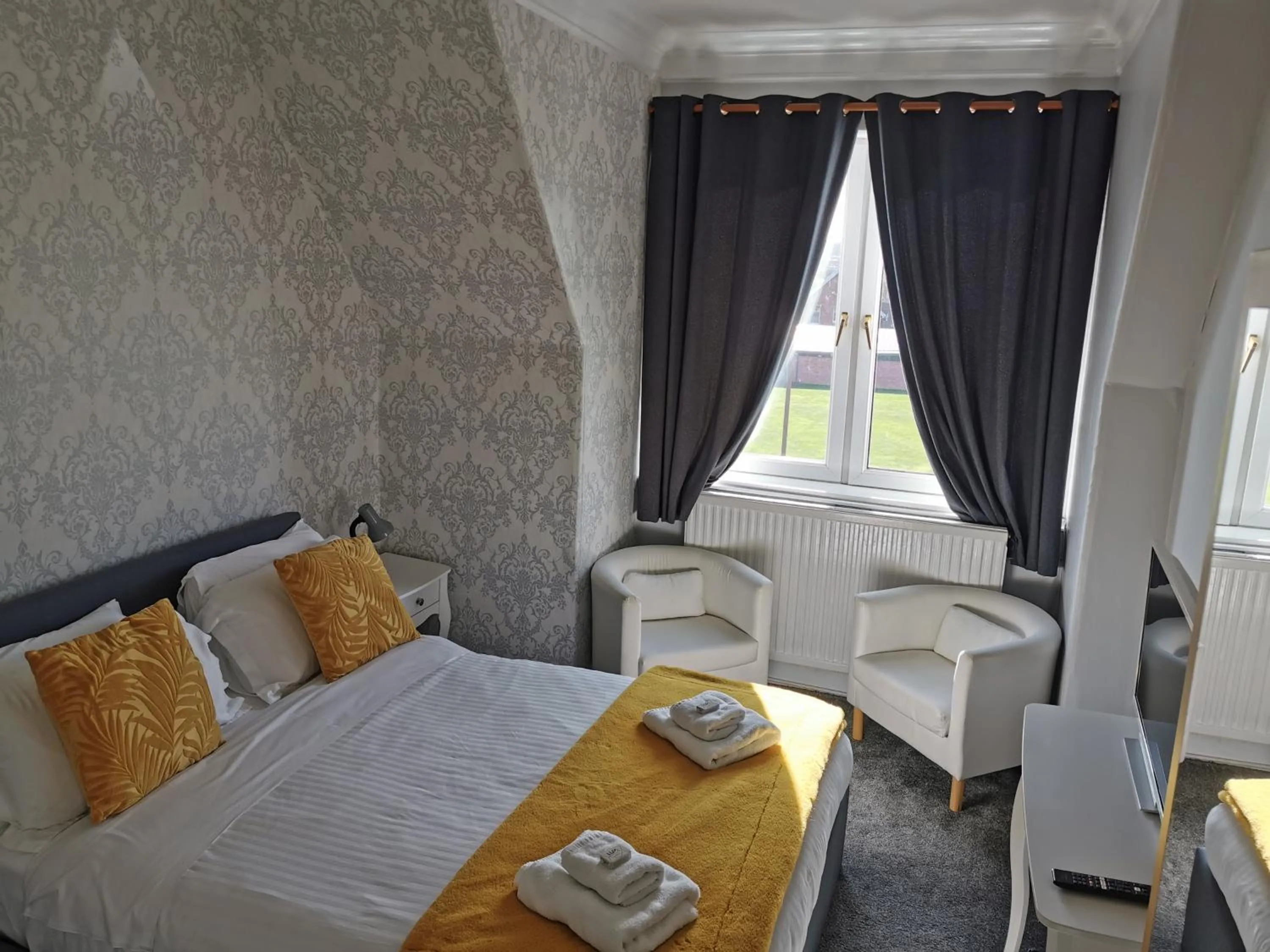 City view, Bed in Brig O'Doon Guest House