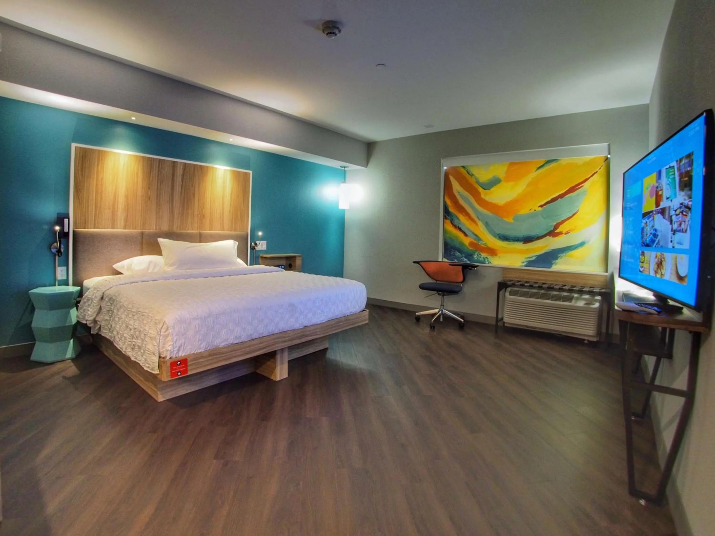 Bed in Tru By Hilton Oklahoma City Airport, Ok