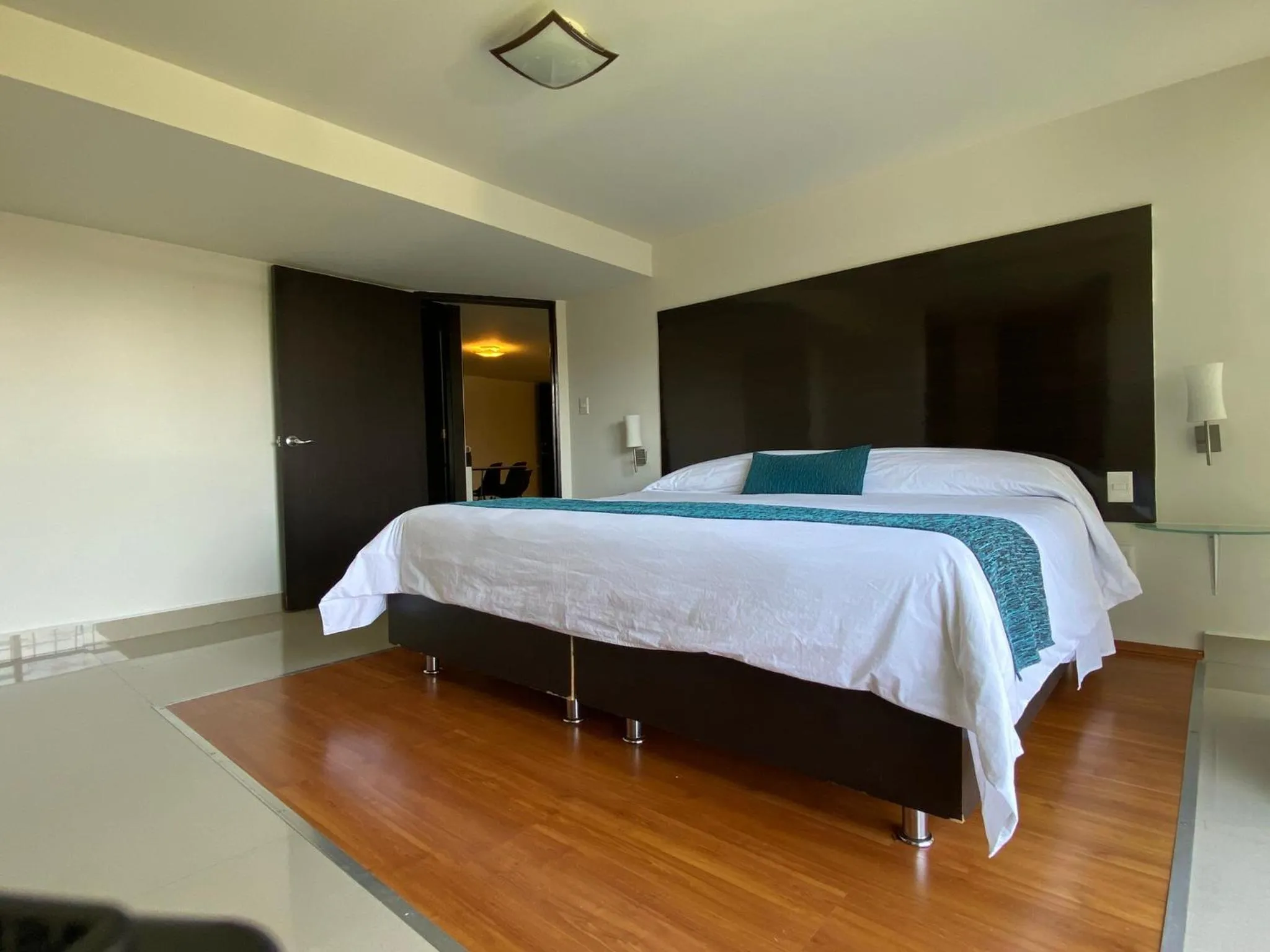 Other, Bed in Bosque de Magnolias 93