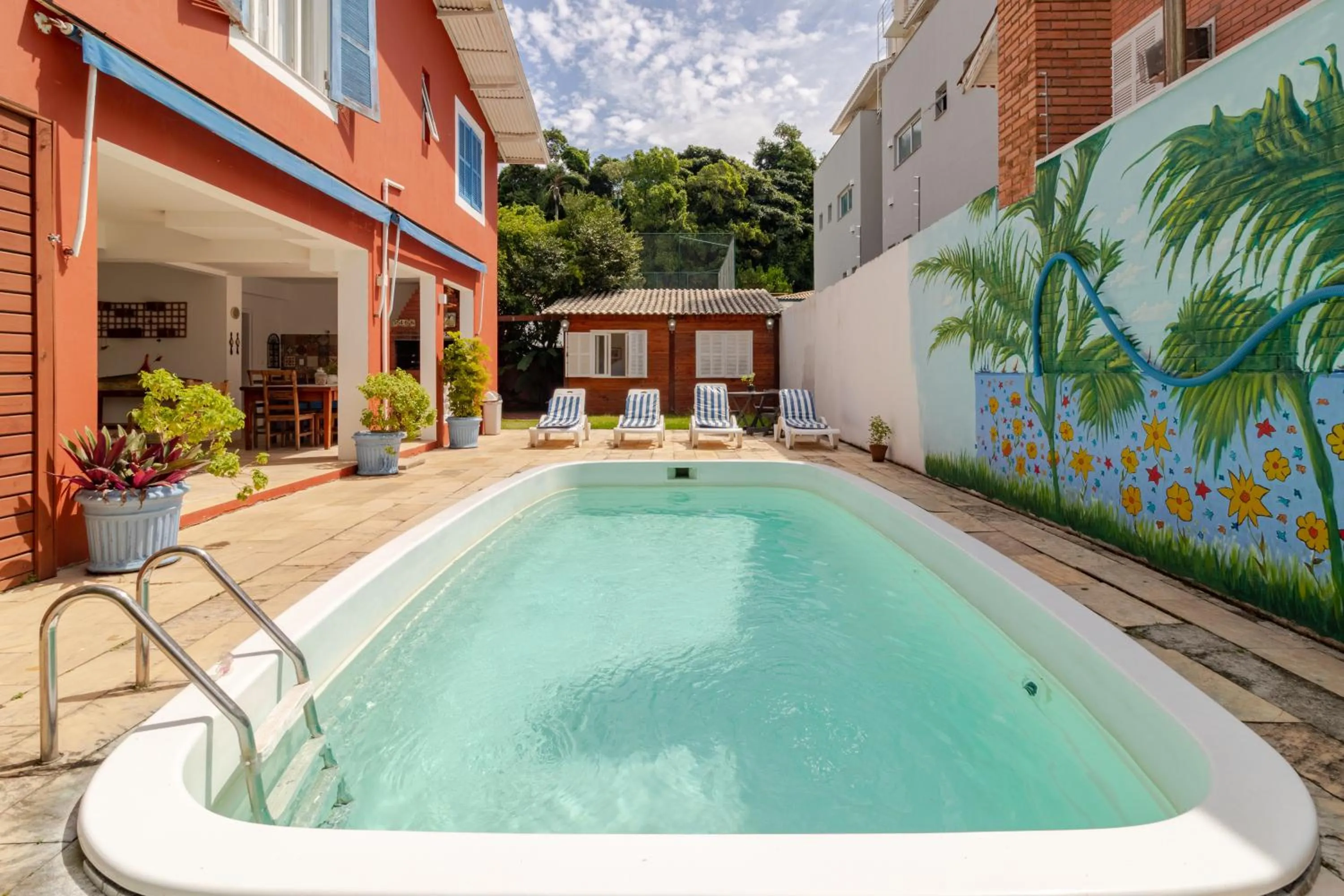 Swimming pool in Hospedaria Conceitual