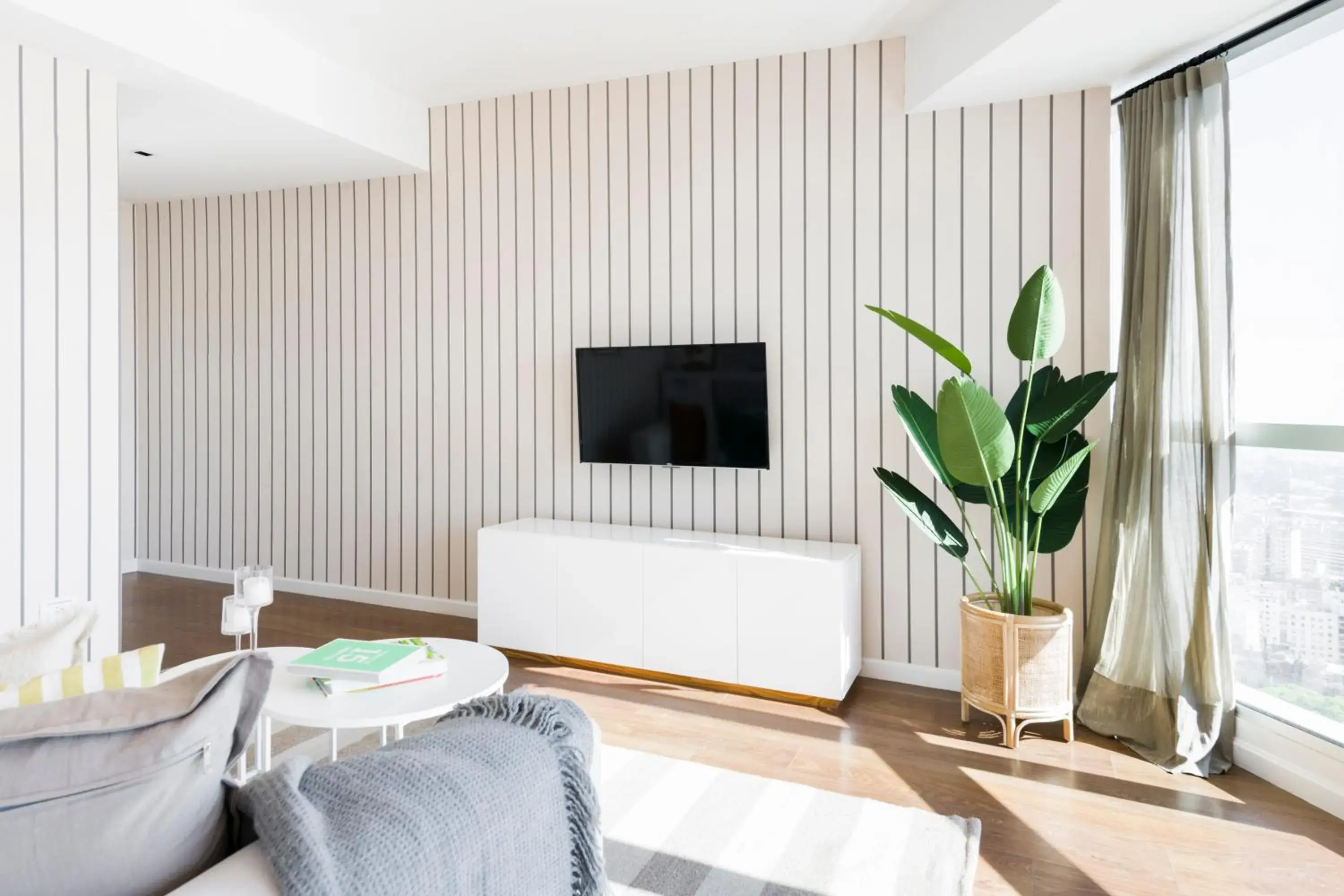 Two-Bedroom Apartment in Top Rentals Downtown Two-Bedroom Apartment in Top Rentals Downtown