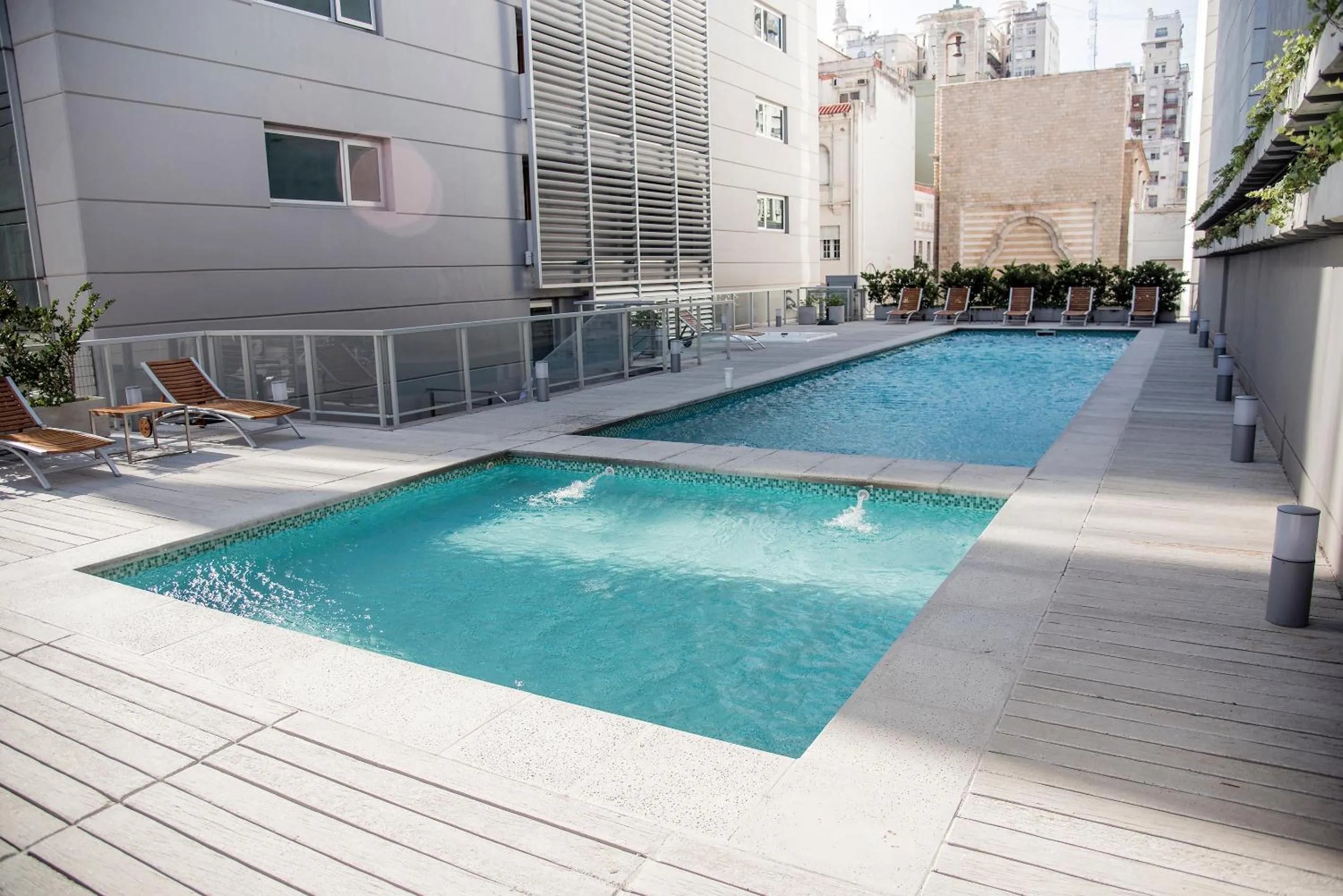 Swimming pool in Top Rentals Downtown