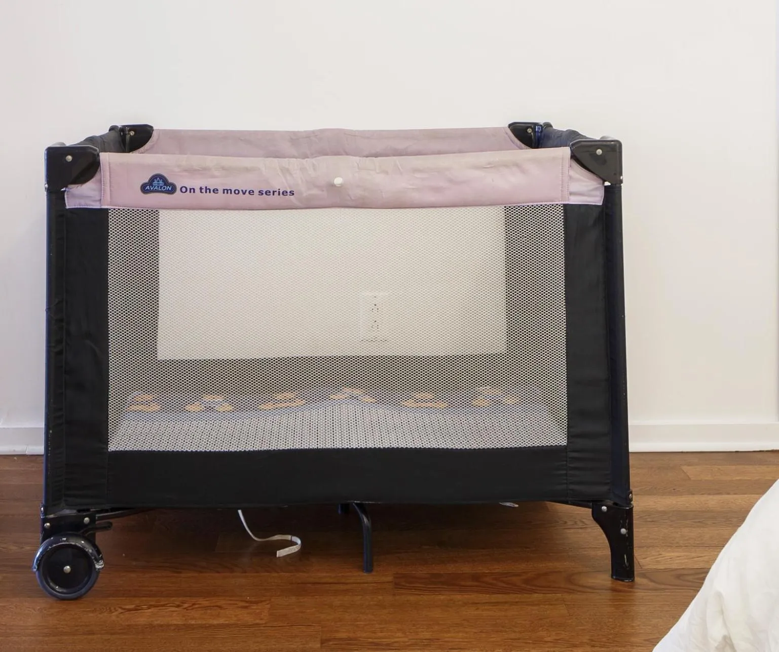 Bed in MTLVacationRentals -The Chic Laurier