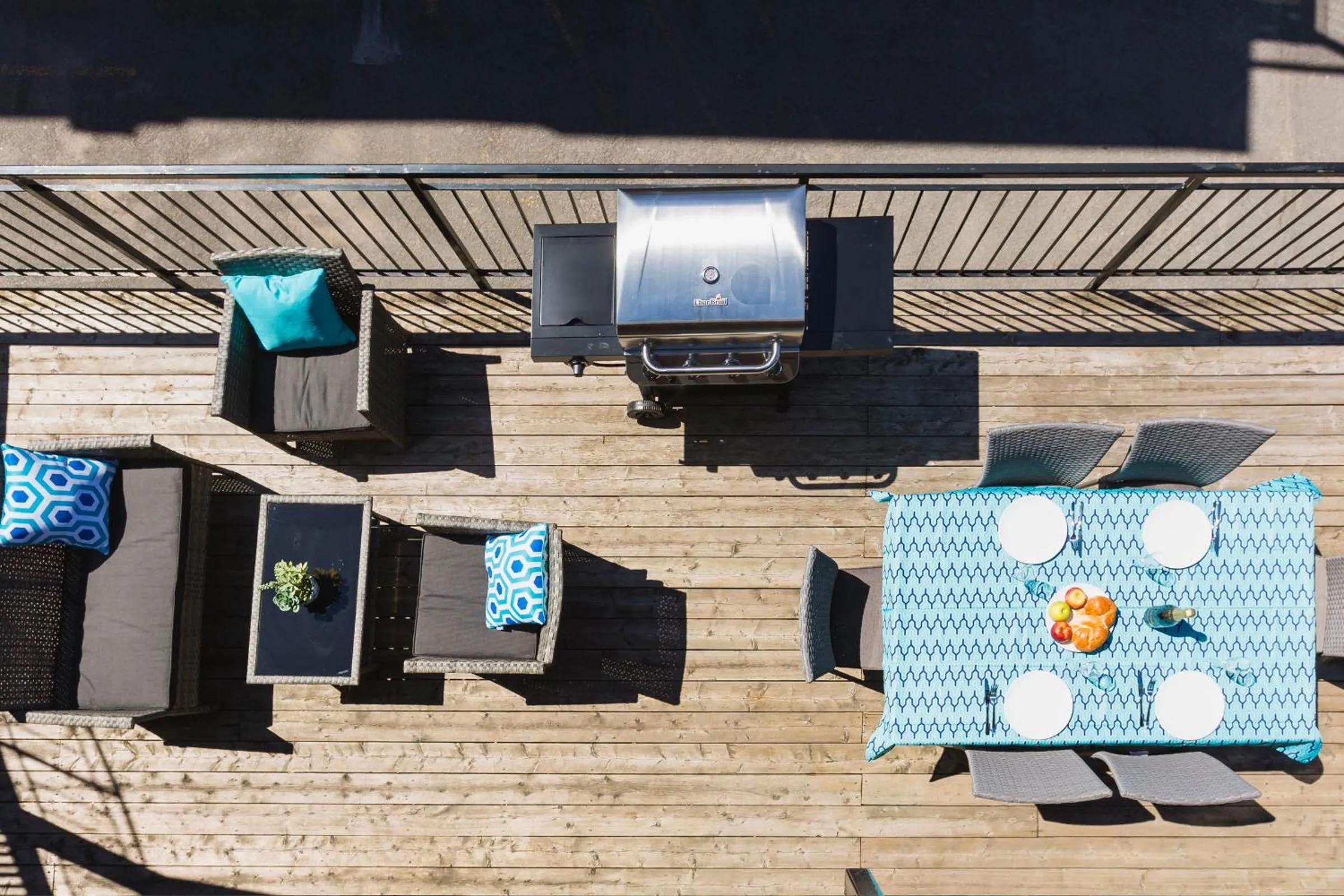 Patio in MTLVacationRentals -The Chic Laurier