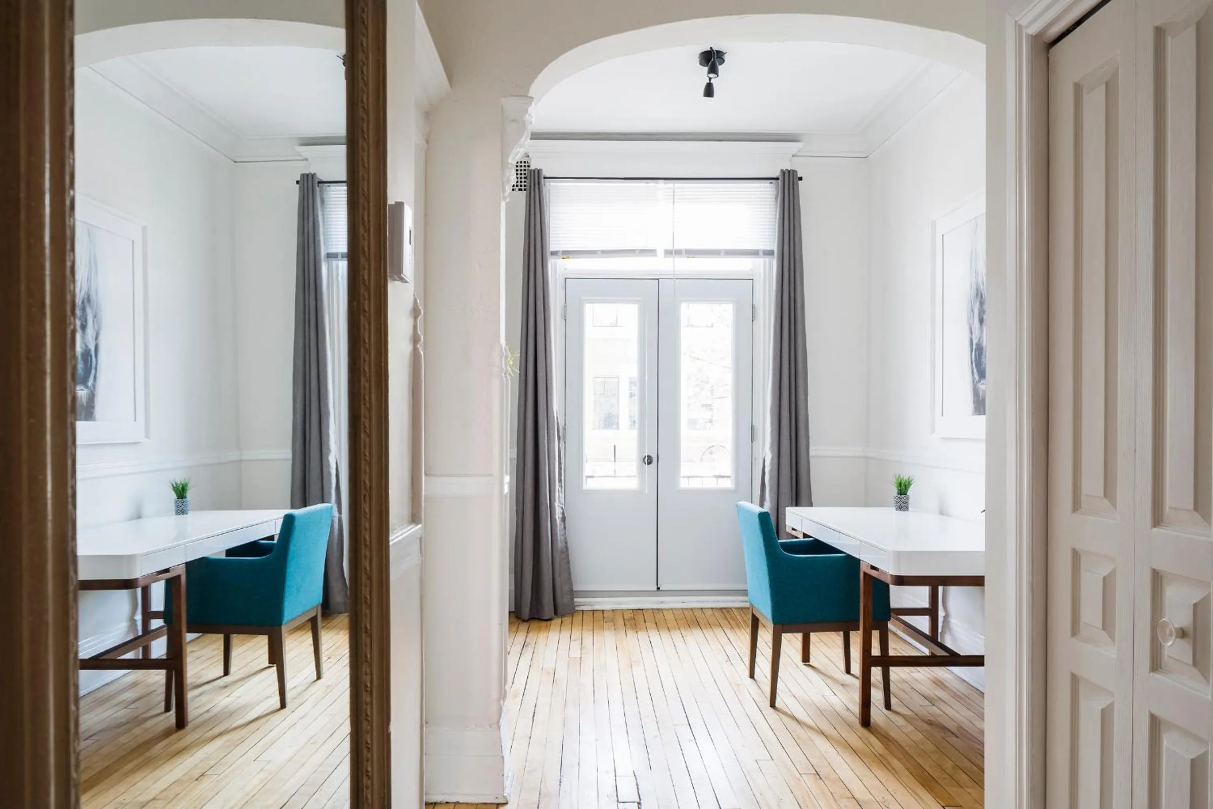 Other in MTLVacationRentals -The Chic Laurier