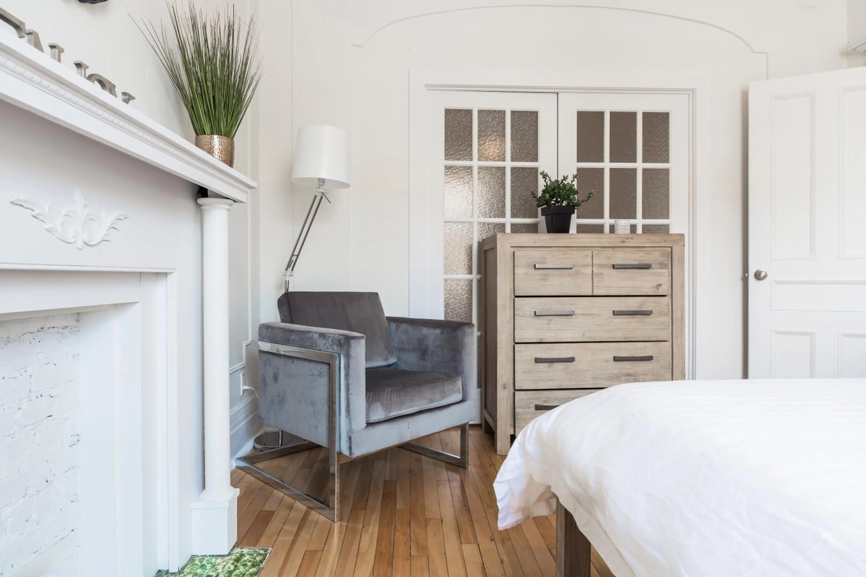 Decorative detail, Bed in MTLVacationRentals -The Chic Laurier