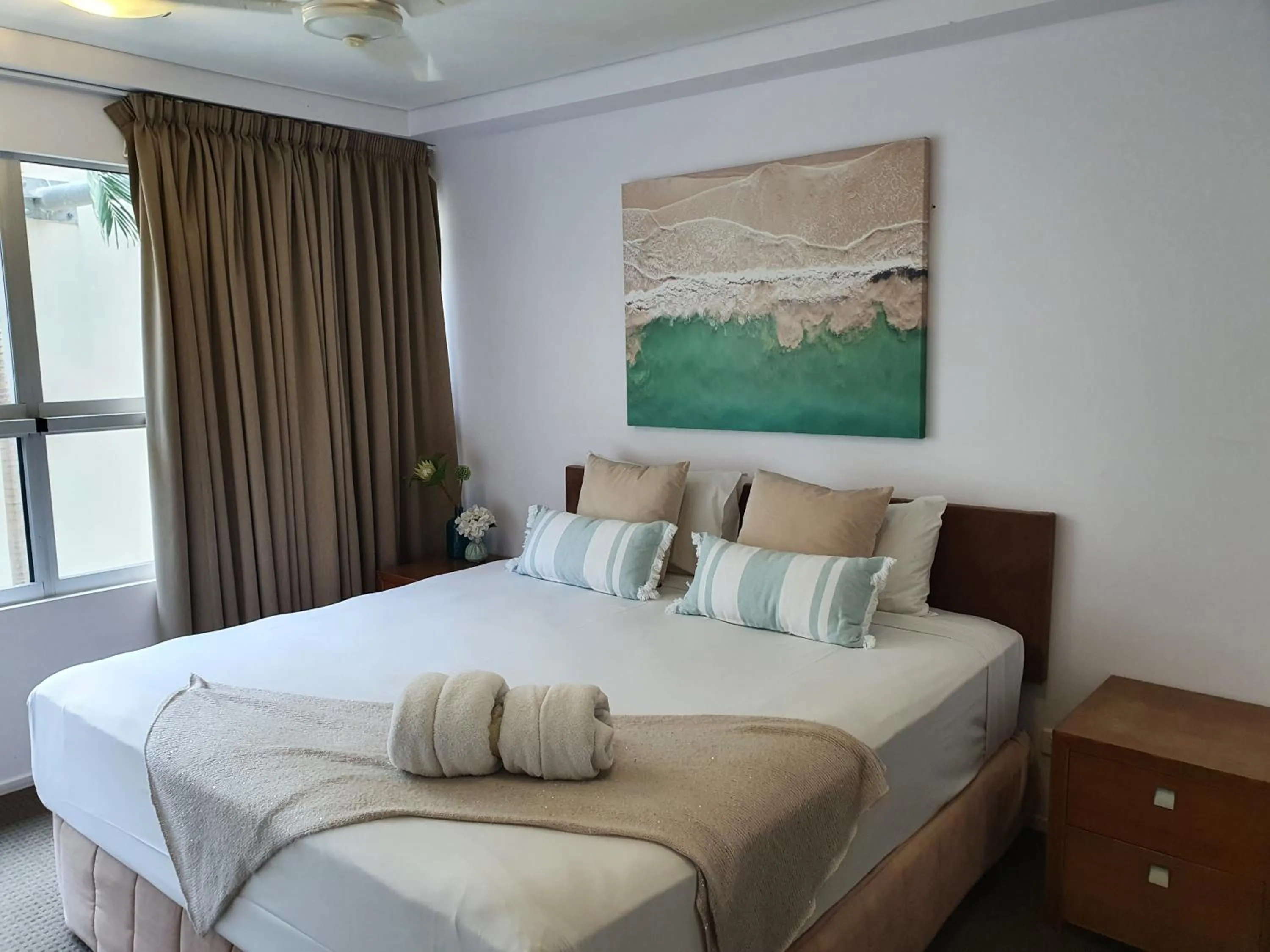 Bedroom, Bed in Azure Sea Whitsunday Resort