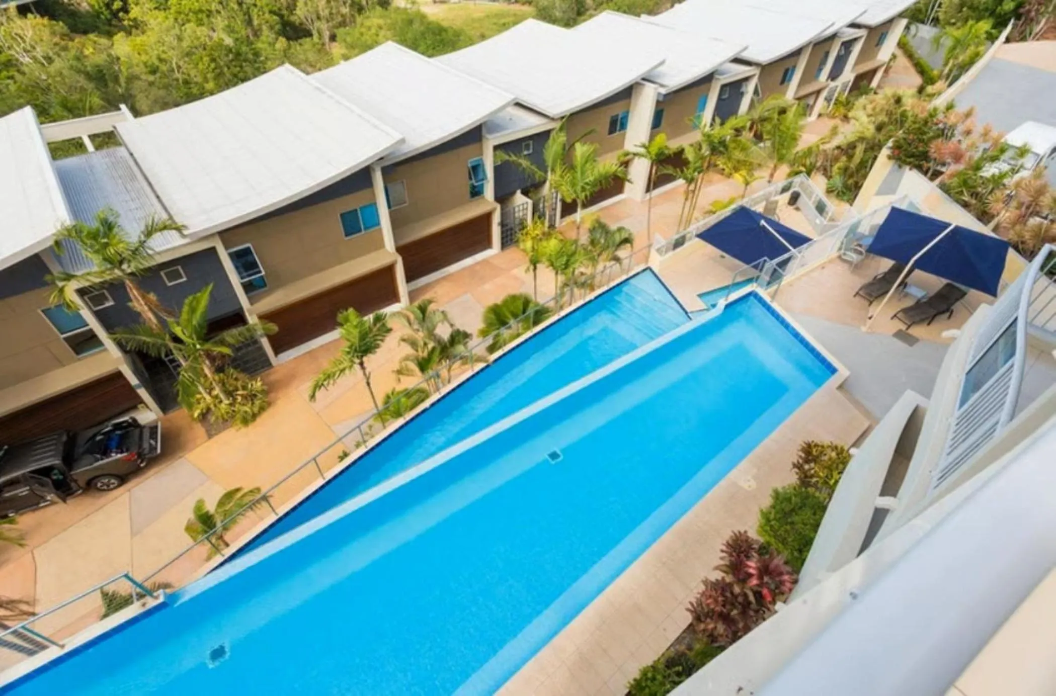 Property building in Azure Sea Whitsunday Resort