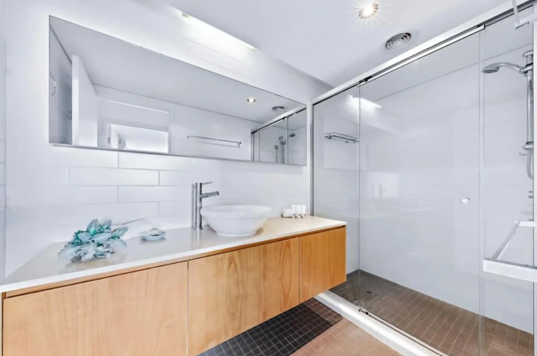 Shower in Azure Sea Whitsunday Resort