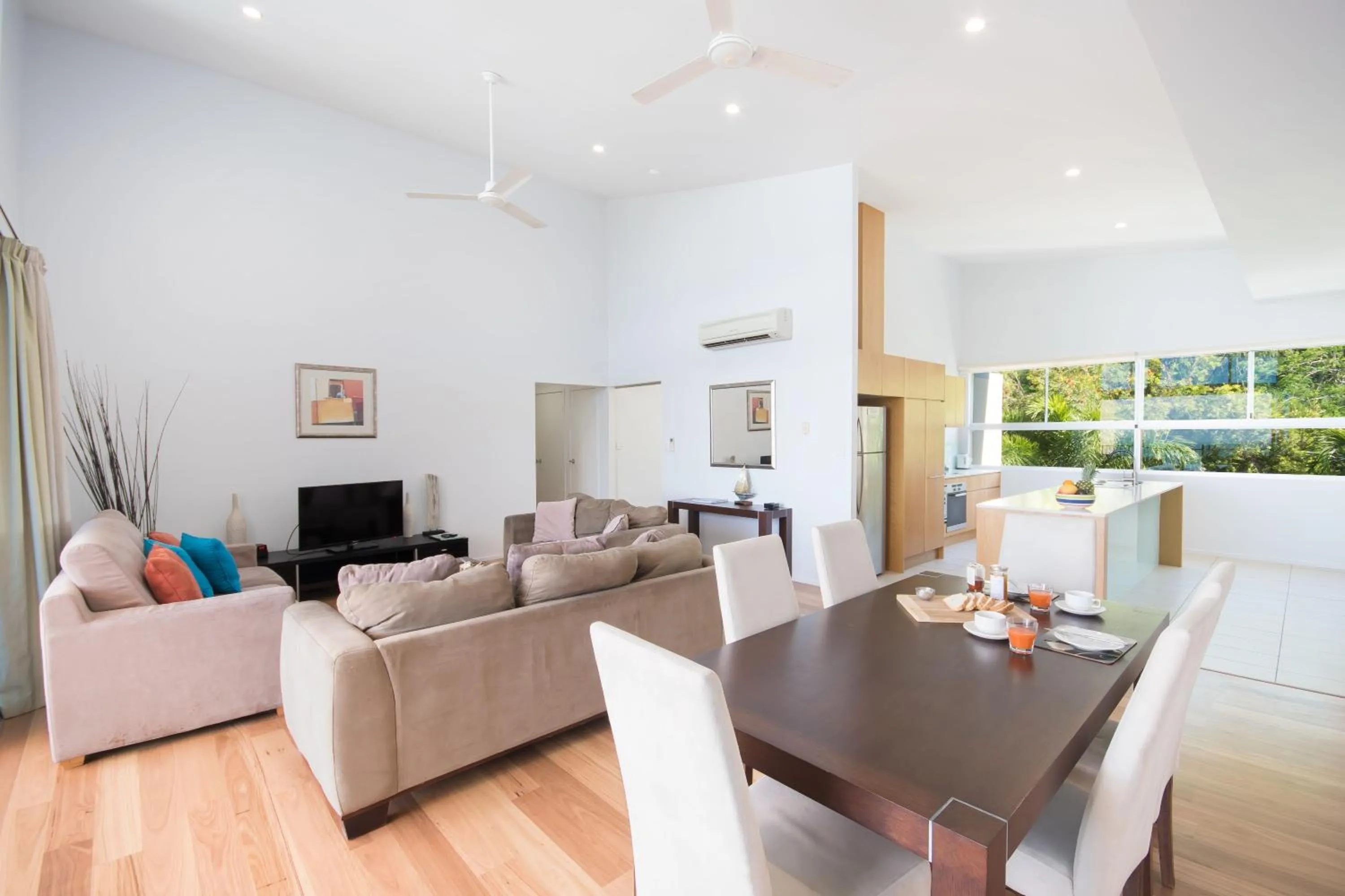 Living room in Azure Sea Whitsunday Resort