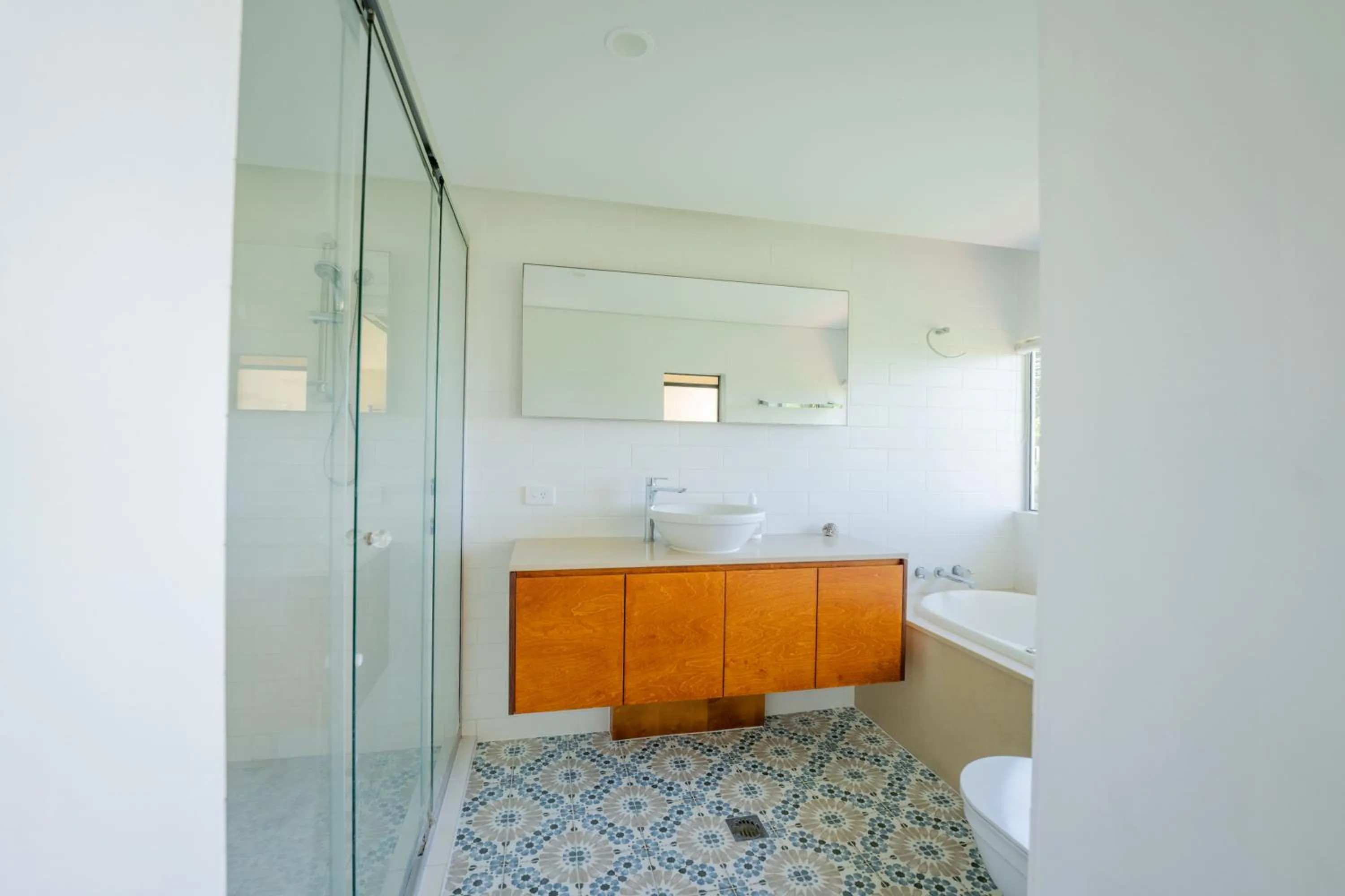 Shower in Azure Sea Whitsunday Resort