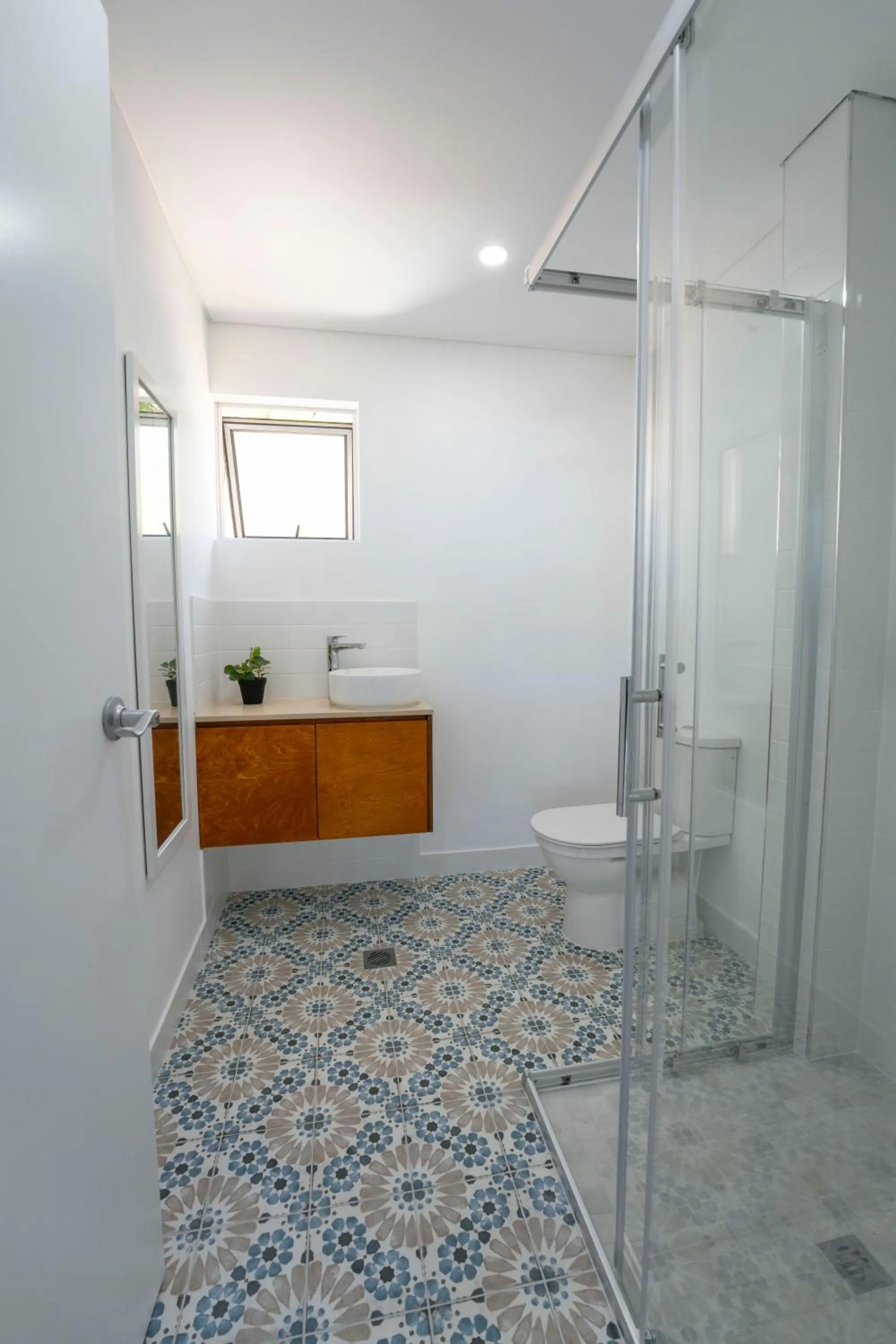 Shower in Azure Sea Whitsunday Resort