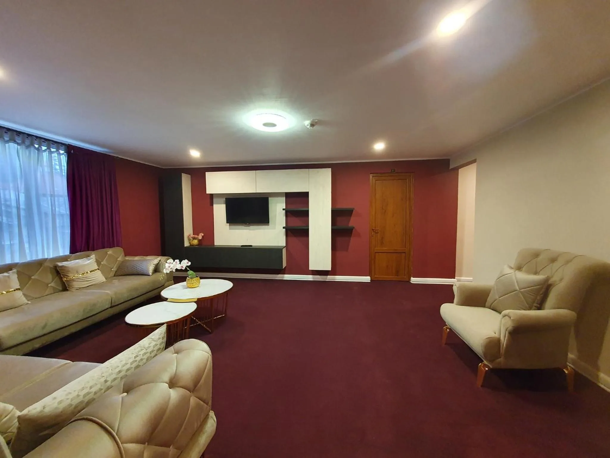 Communal lounge/ TV room in Irish House