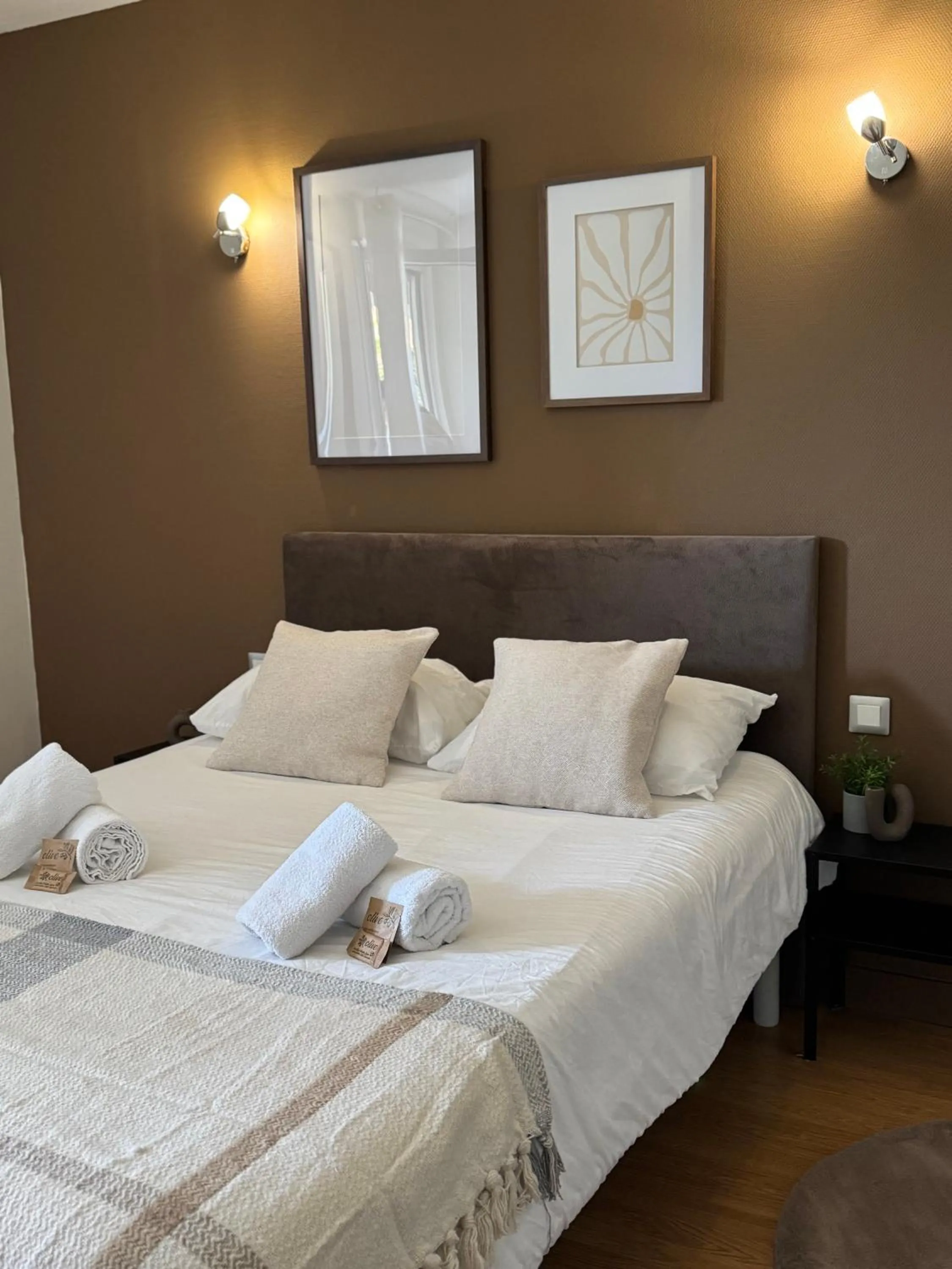 Bed in Residence Croma