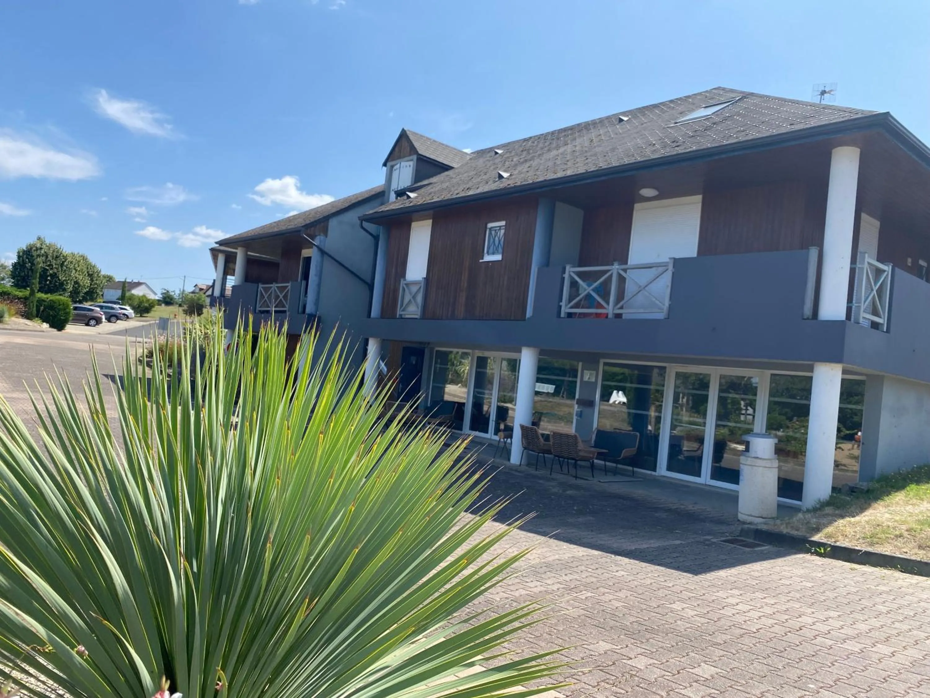 Property building in Residence Croma