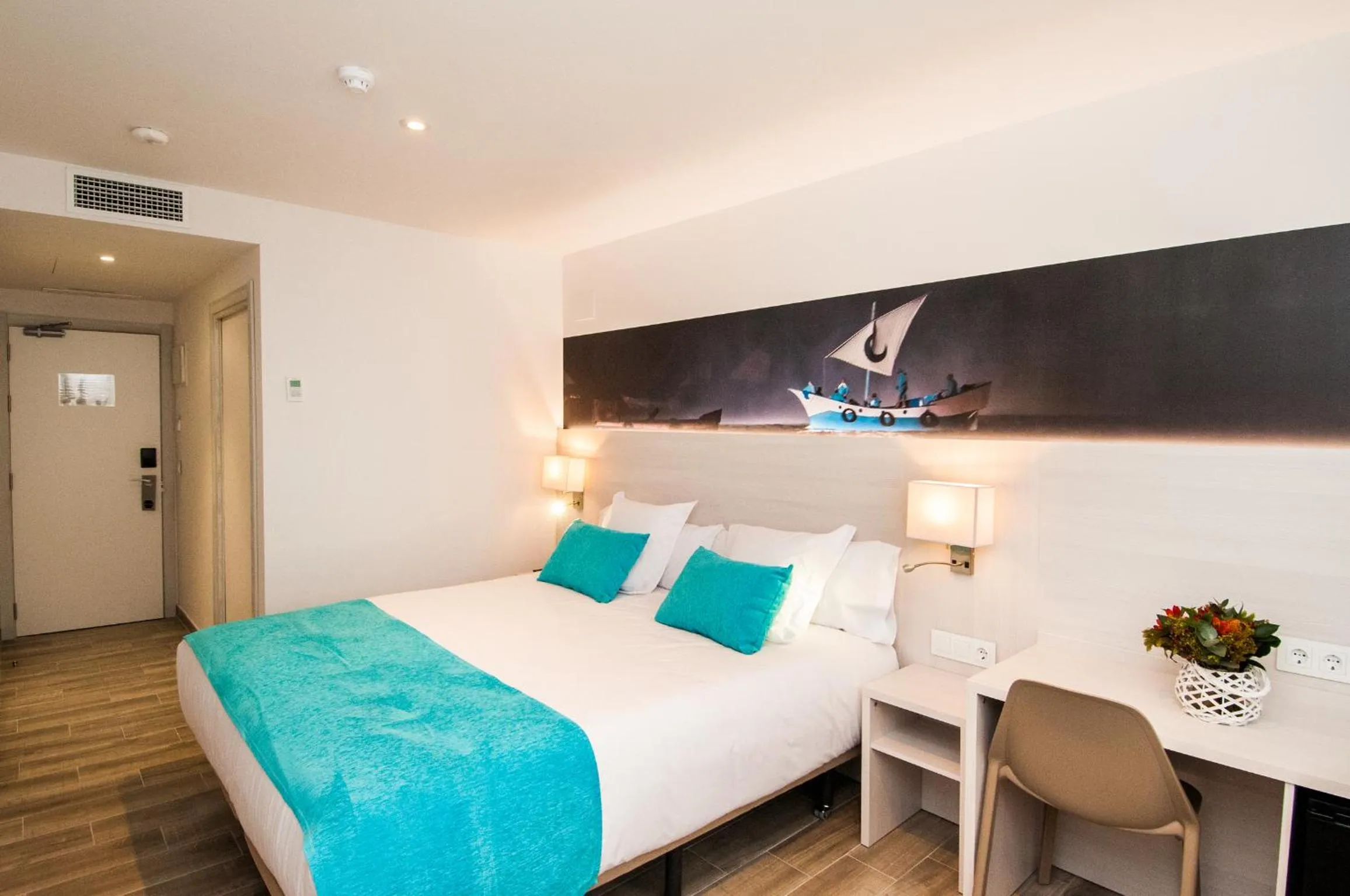 Bedroom, Bed in Hotel Censal