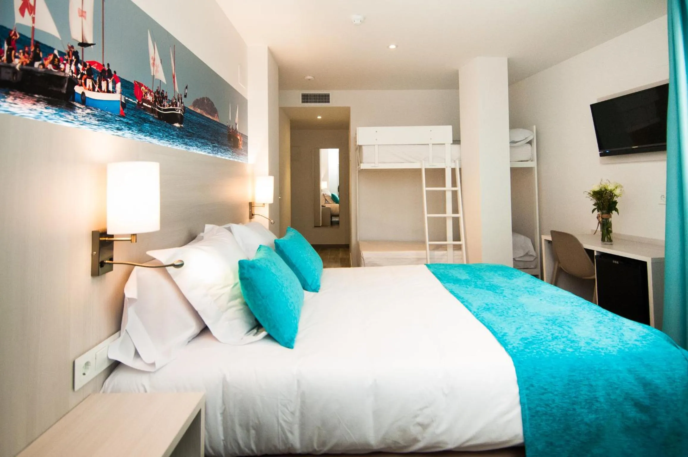 Bedroom, Bed in Hotel Censal