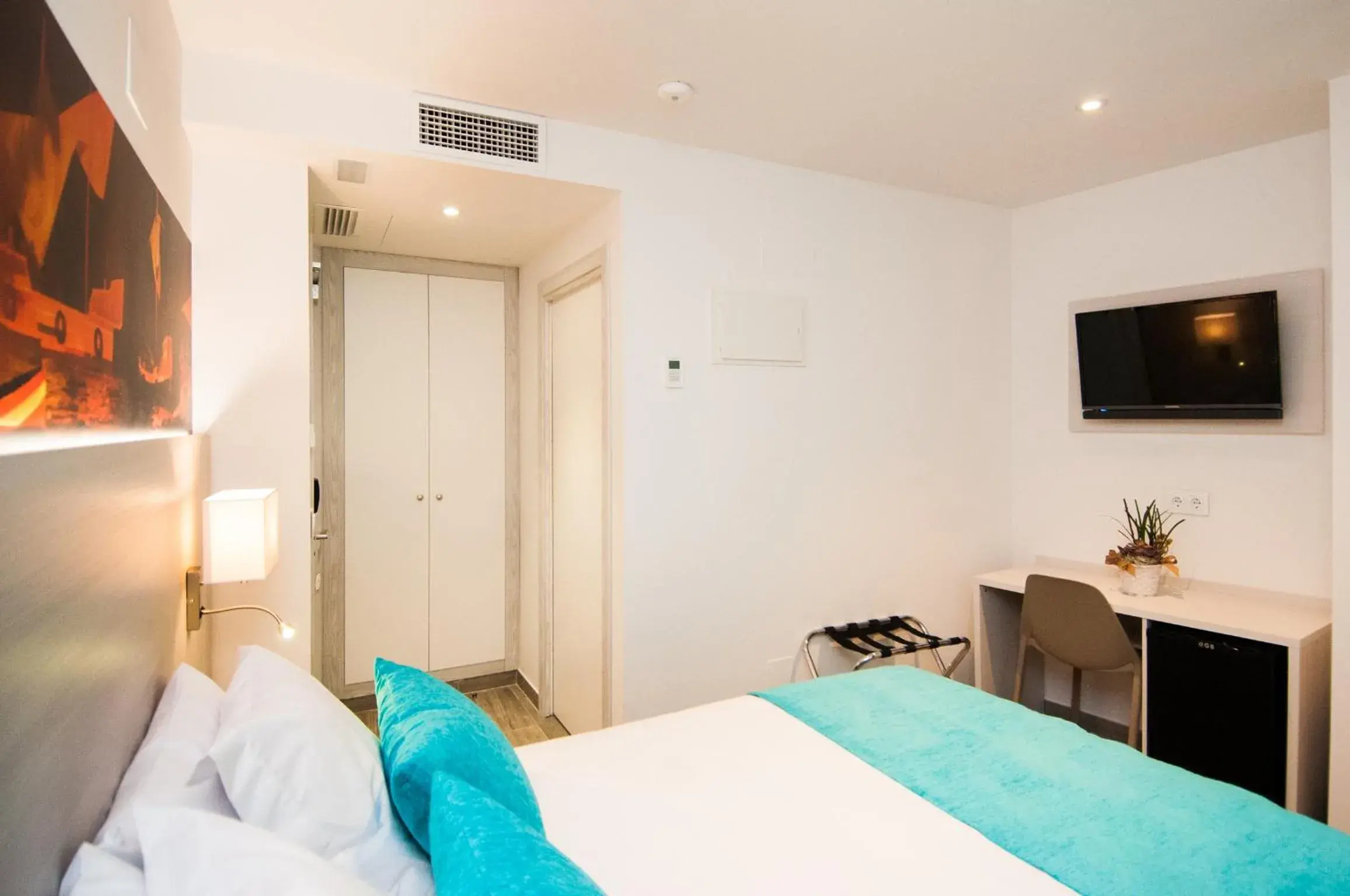 Standard Double Room in Hotel Censal Standard Double Room in Hotel Censal