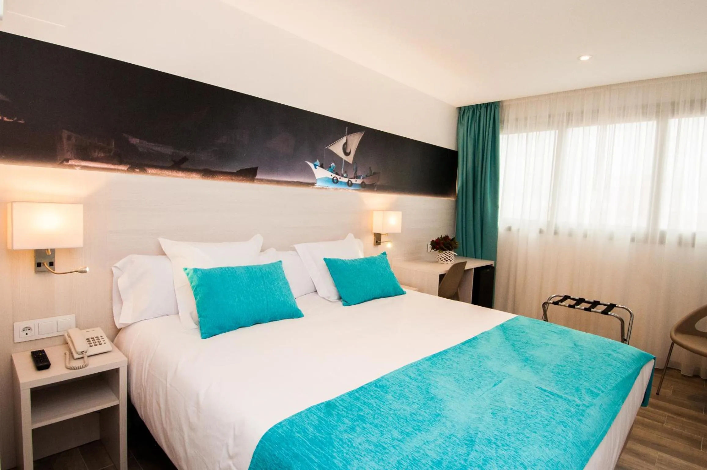 Bedroom, Bed in Hotel Censal