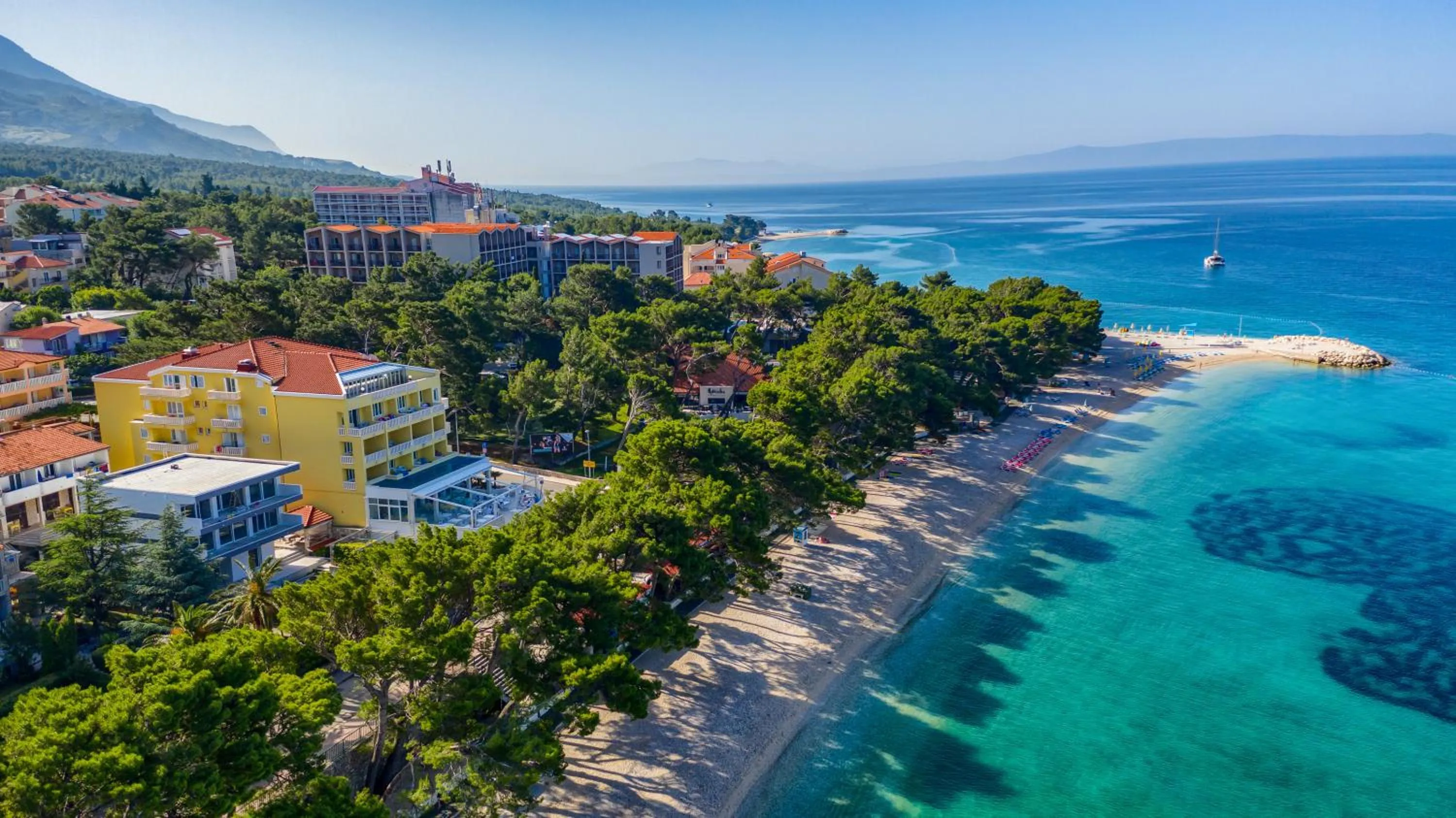 Property building in Hotel Villa Bacchus