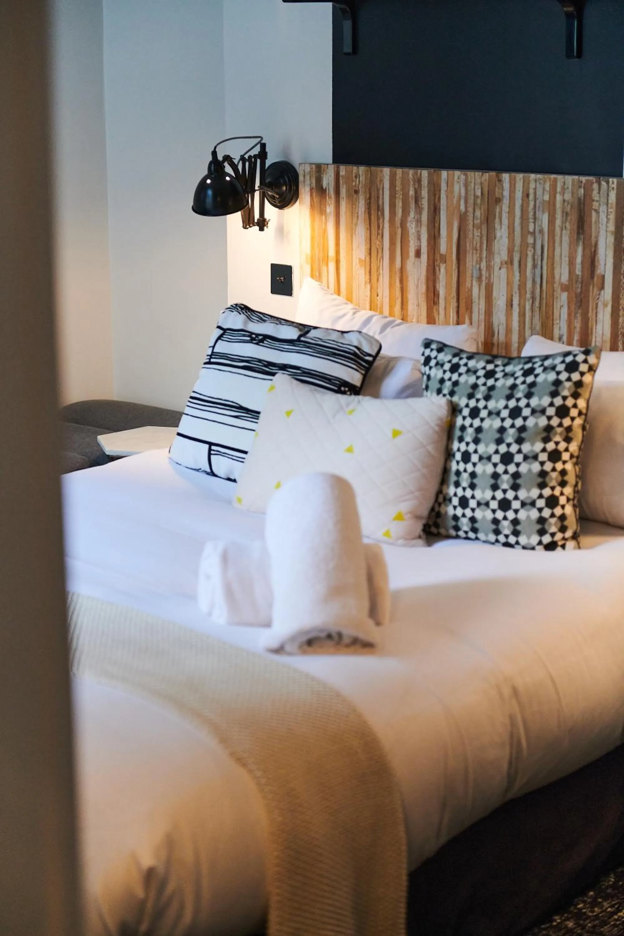 Decorative detail, Bed in Madrigal