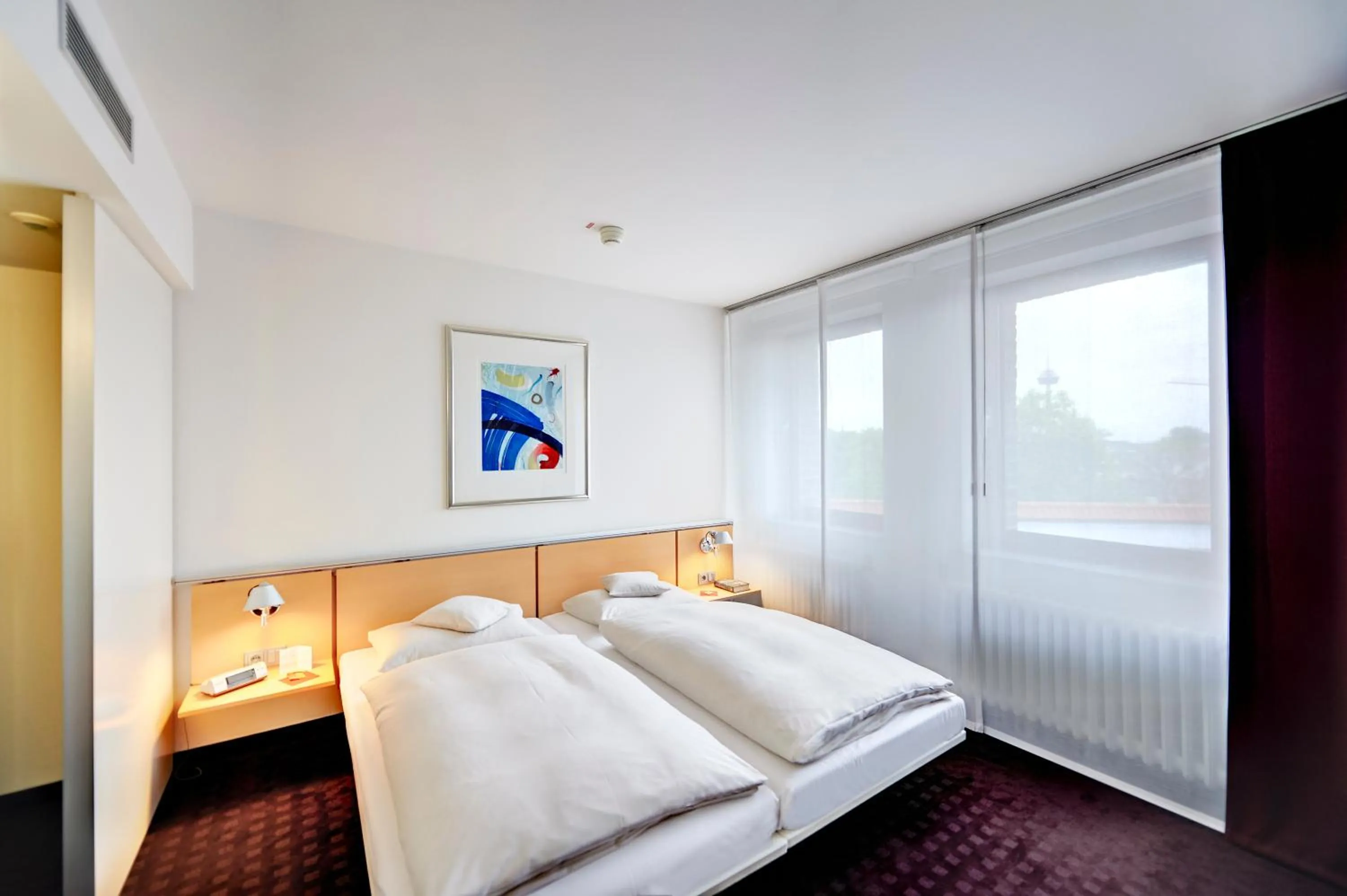 Photo of the whole room, Bed in Maternushaus