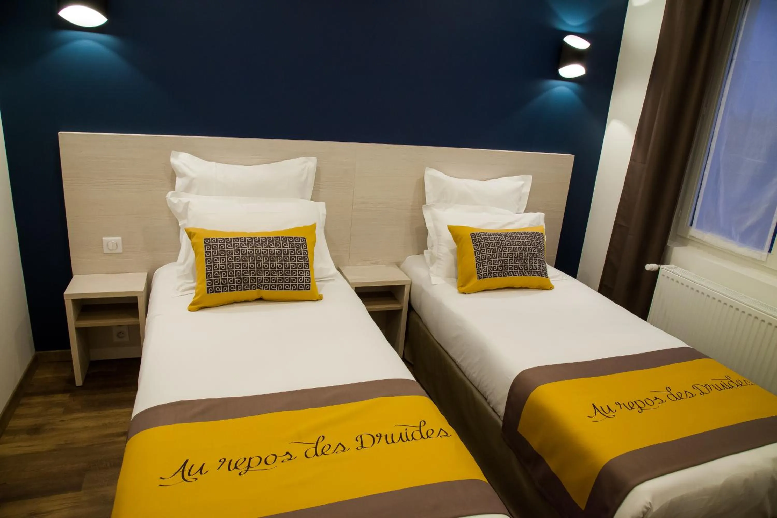 Bedroom, Bed in The Originals City, le Relais des Carnutes Brezolles Verneuil sur Avre