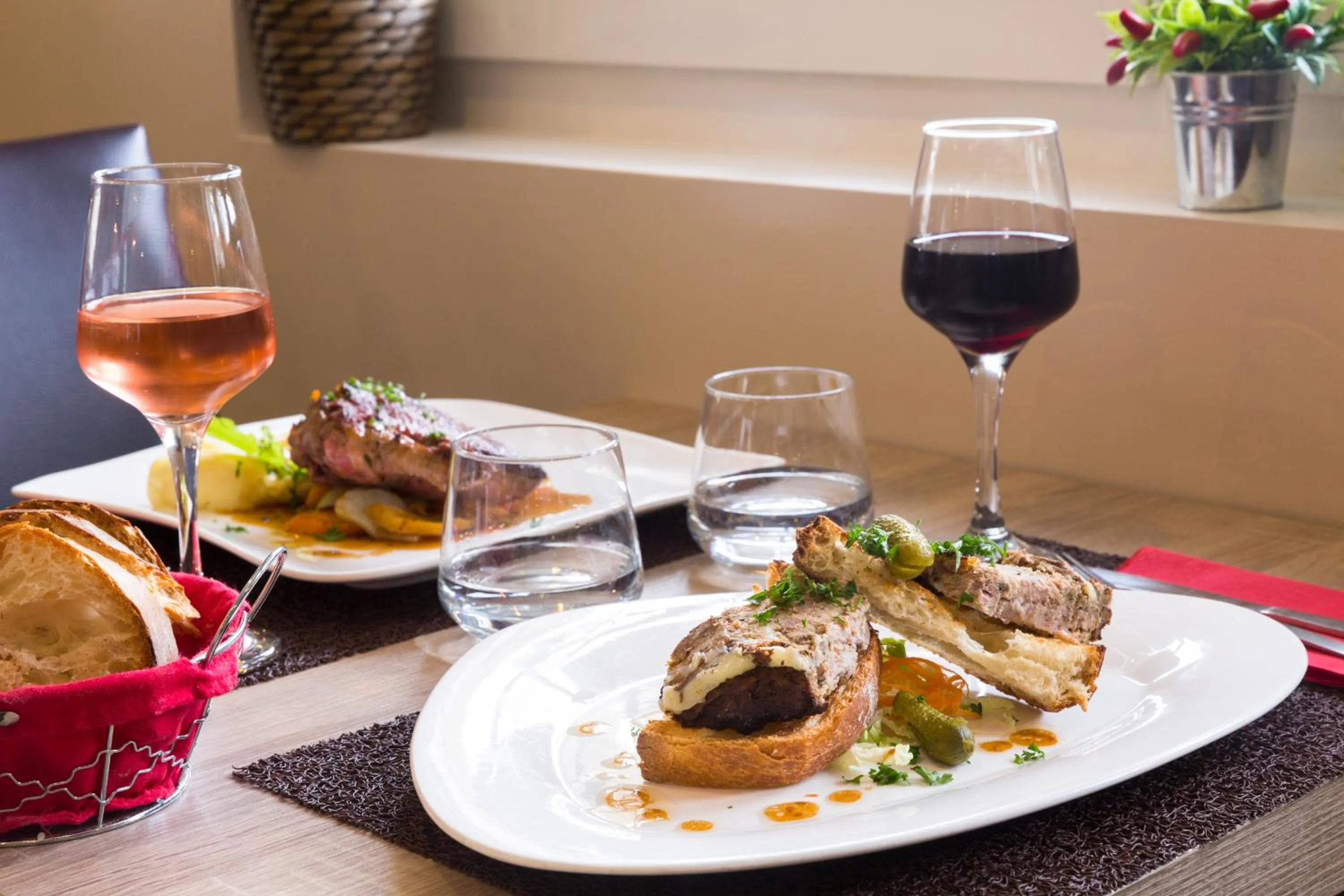 Food close-up in The Originals City, le Relais des Carnutes Brezolles Verneuil sur Avre