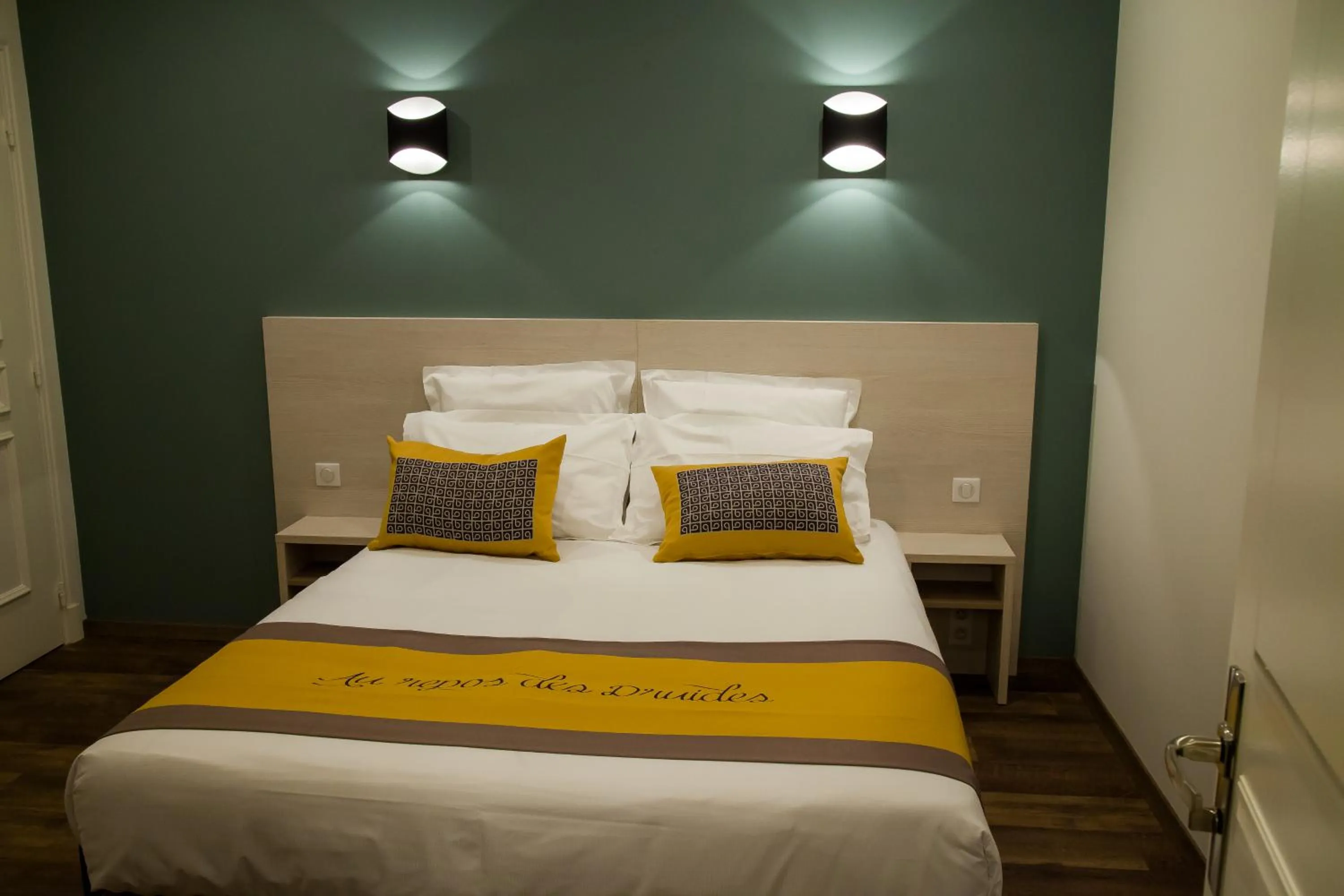 Bed in The Originals City, le Relais des Carnutes Brezolles Verneuil sur Avre
