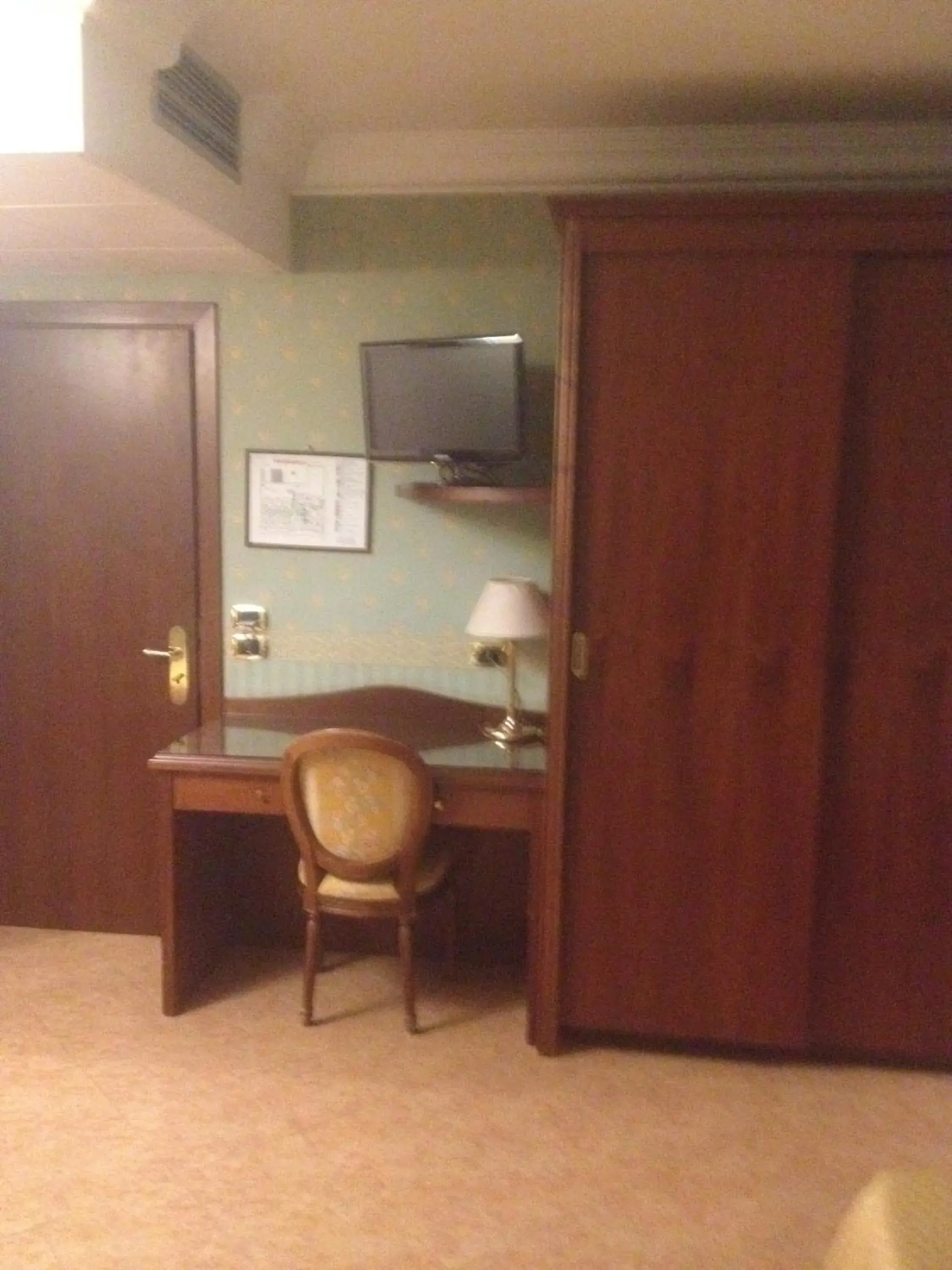 Twin Room in Hotel Art Al Boschetto Twin Room in Hotel Art Al Boschetto