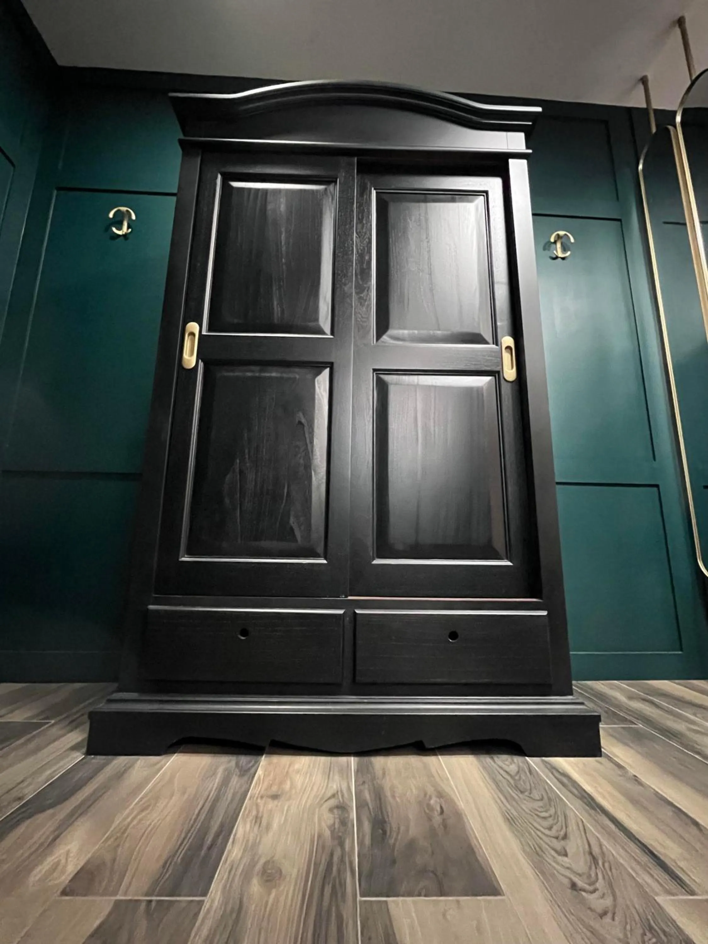 wardrobe in Al Boschetto