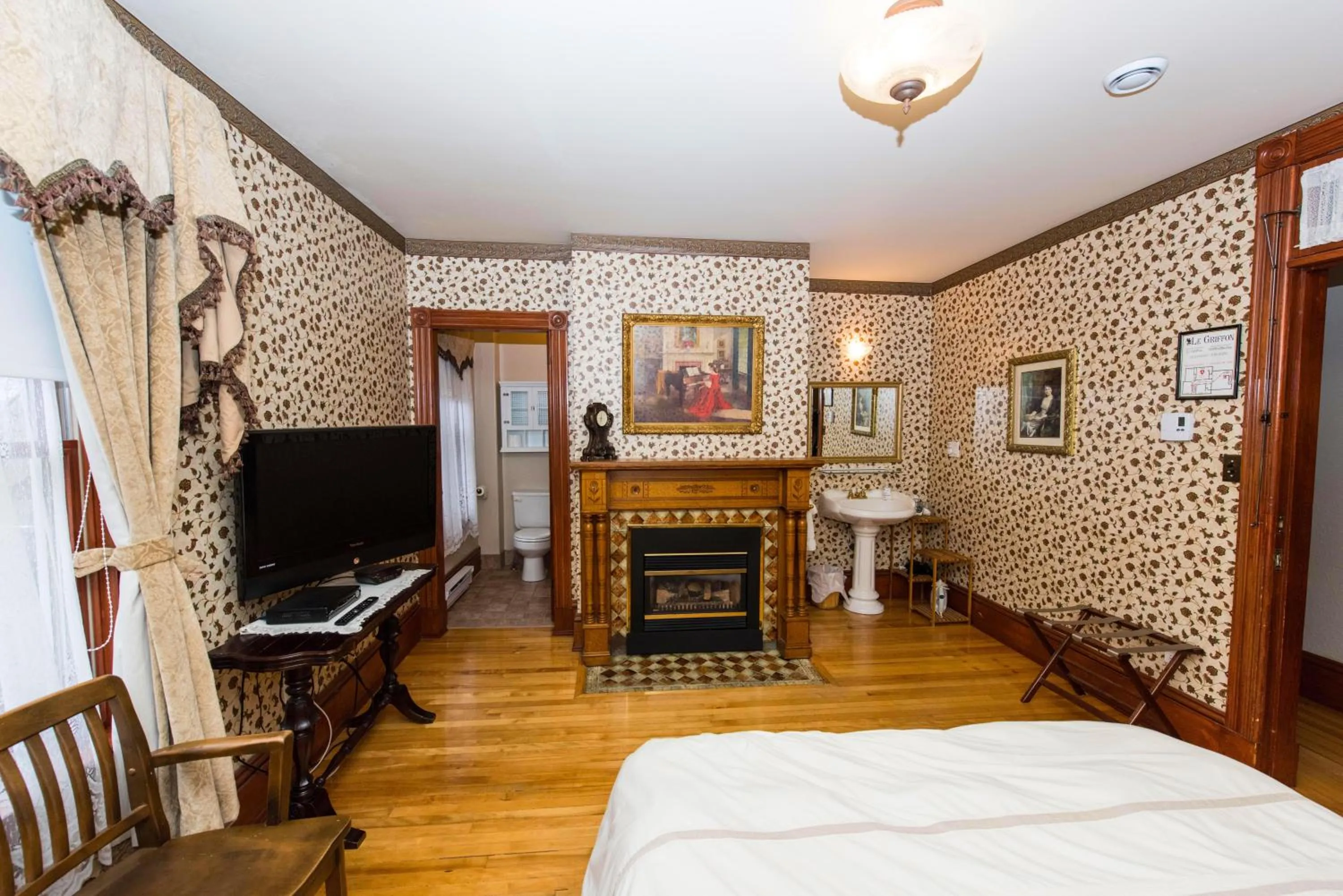 Shower in Le Griffon