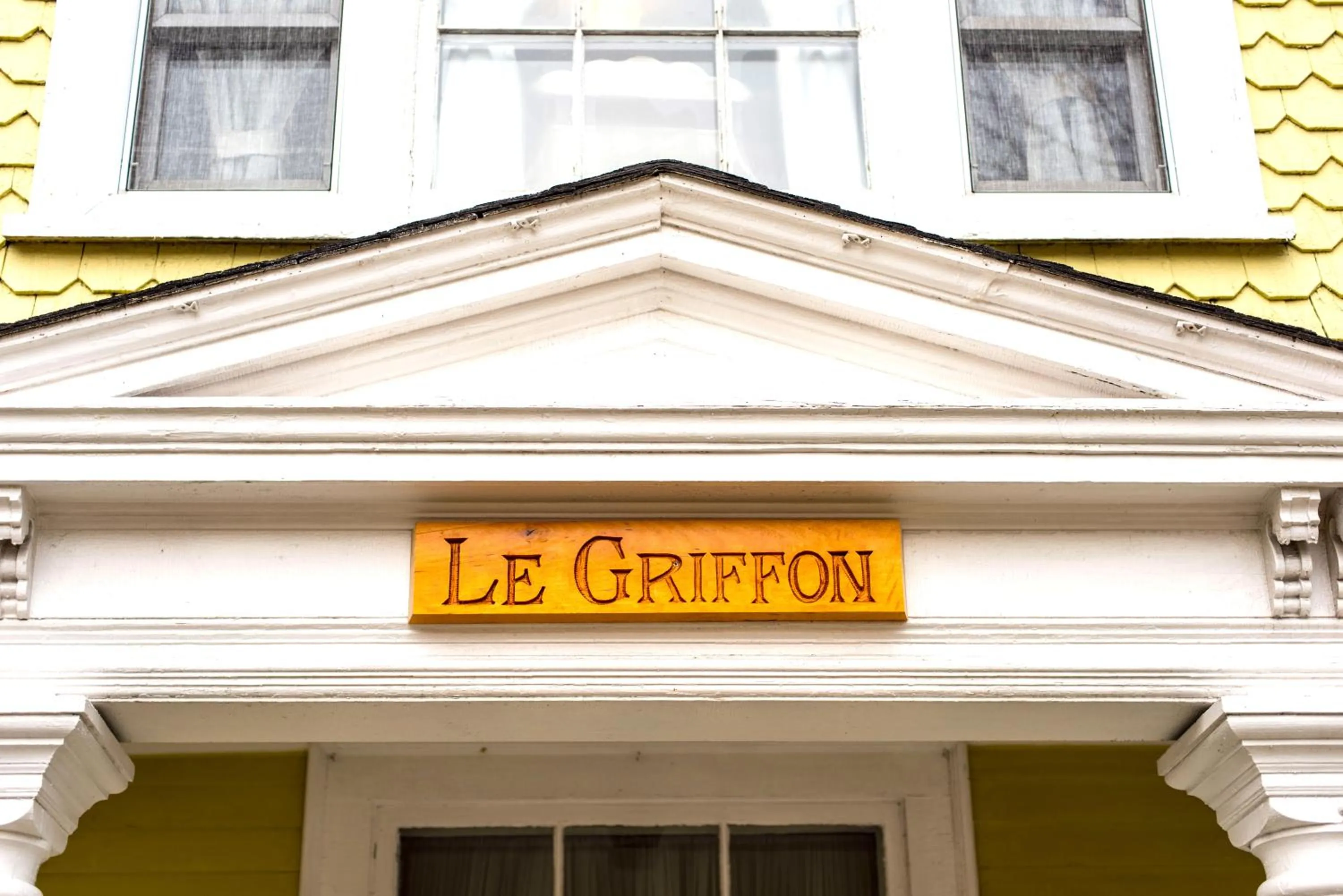 Property logo or sign in Le Griffon