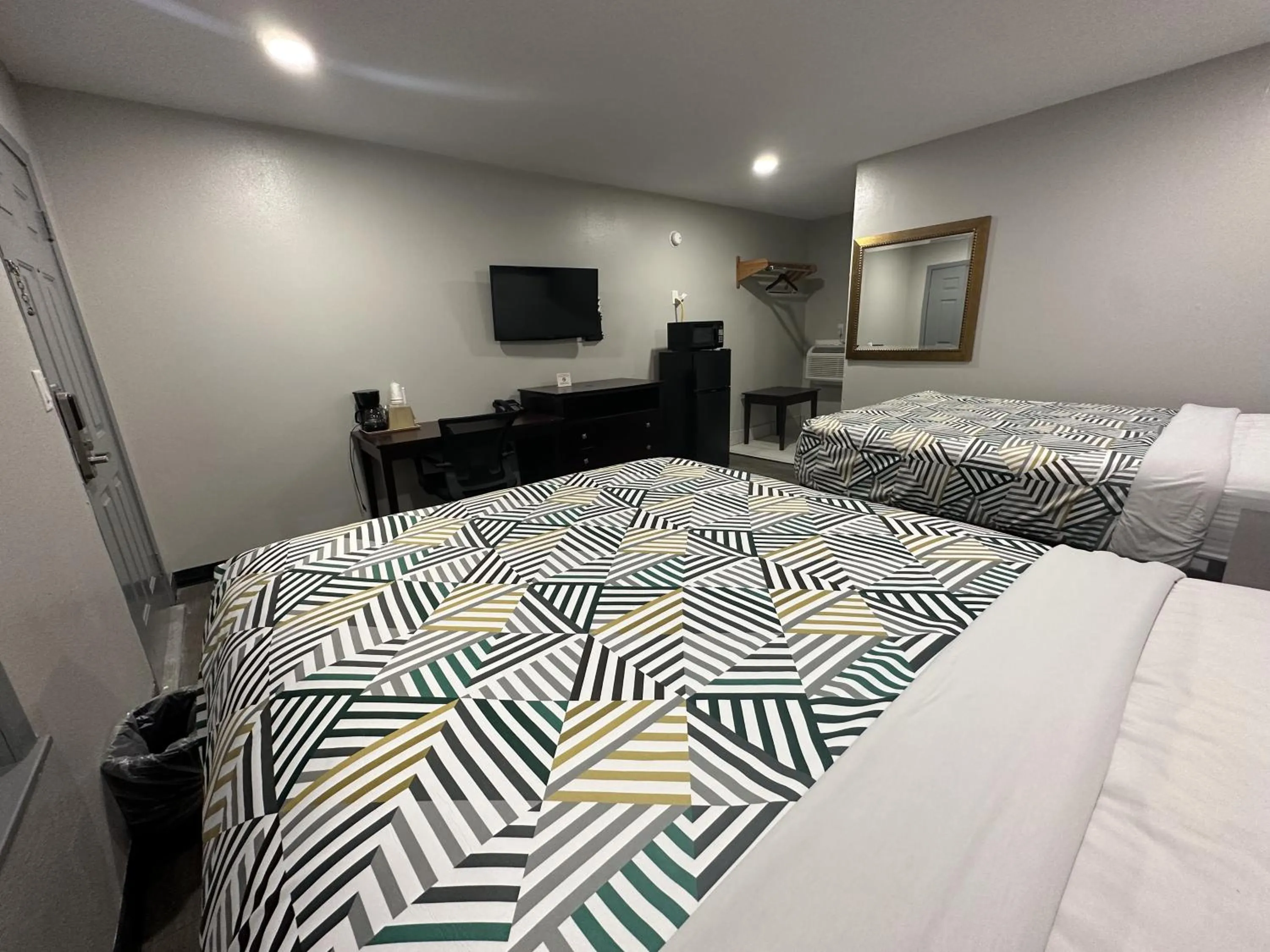 Bed in Relax Inn Mcgehee