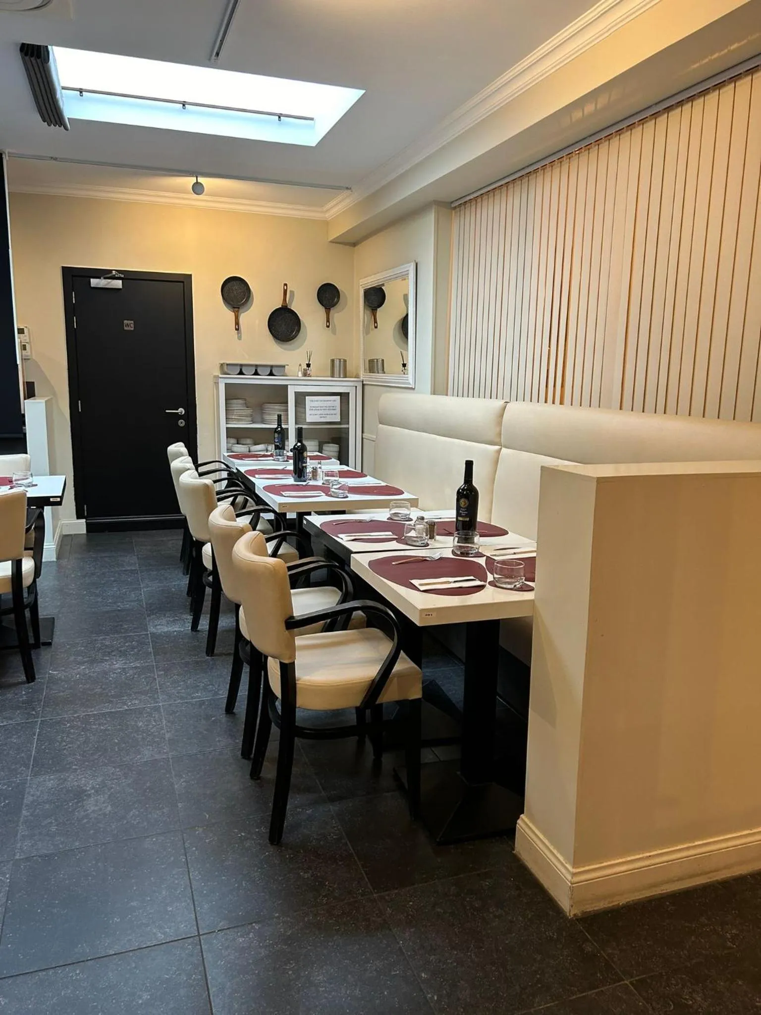 Restaurant/places to eat in Hotel Taormina Brussels Airport