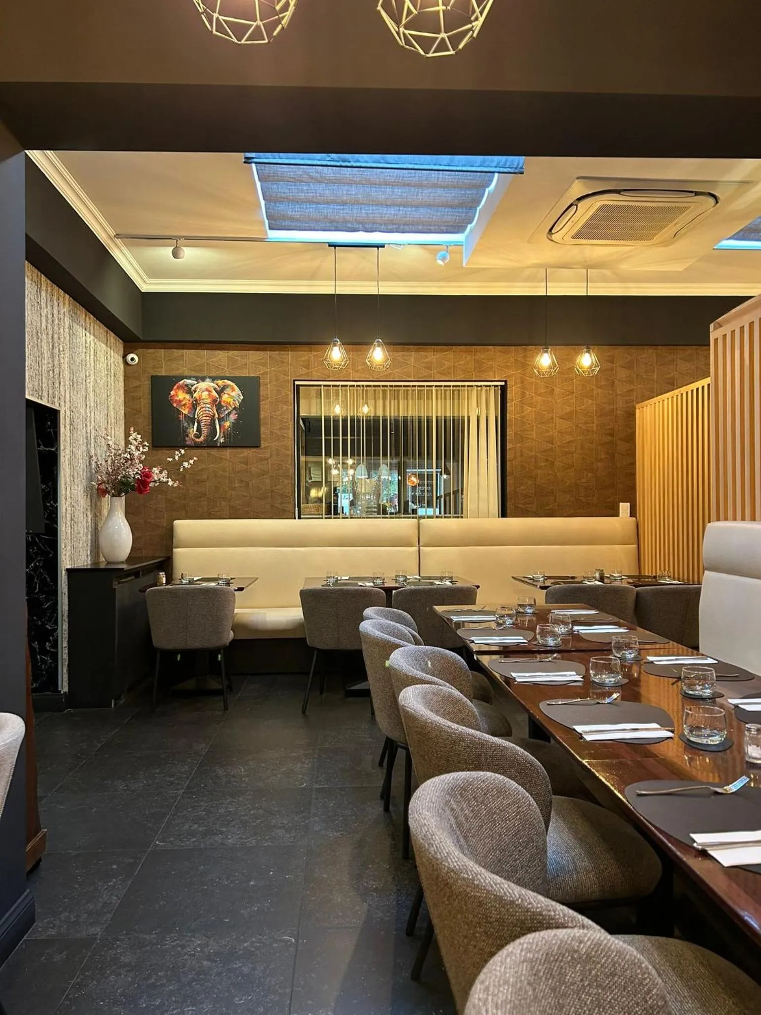 Restaurant/places to eat in Hotel Taormina Brussels Airport