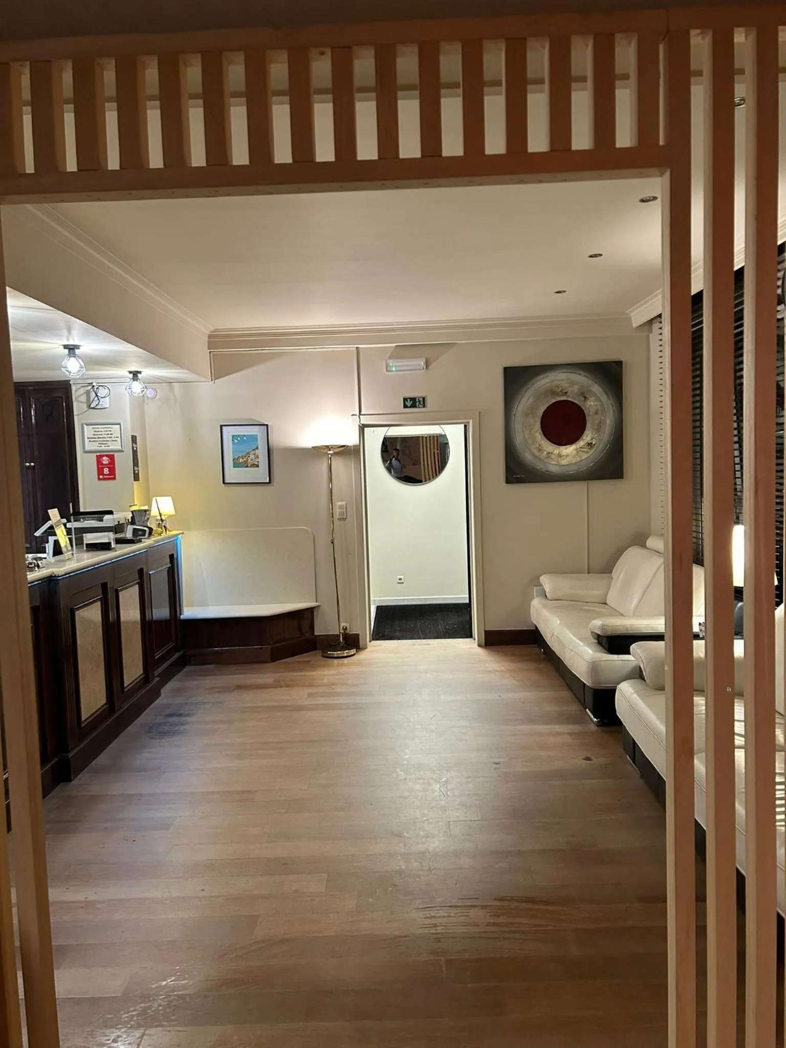 Seating area in Hotel Taormina Brussels Airport