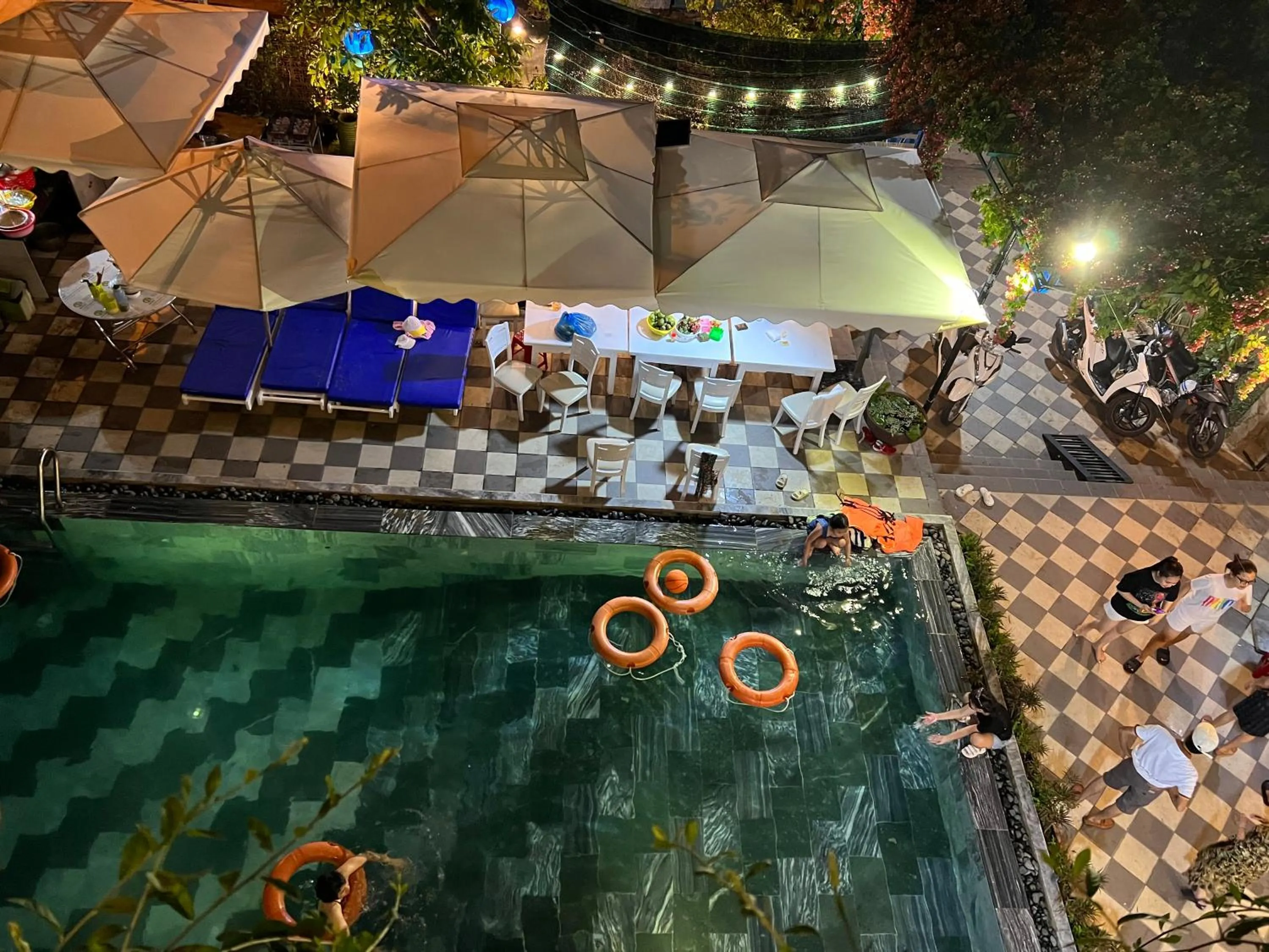 Night in Relax Garden Boutique Villa Hoi An