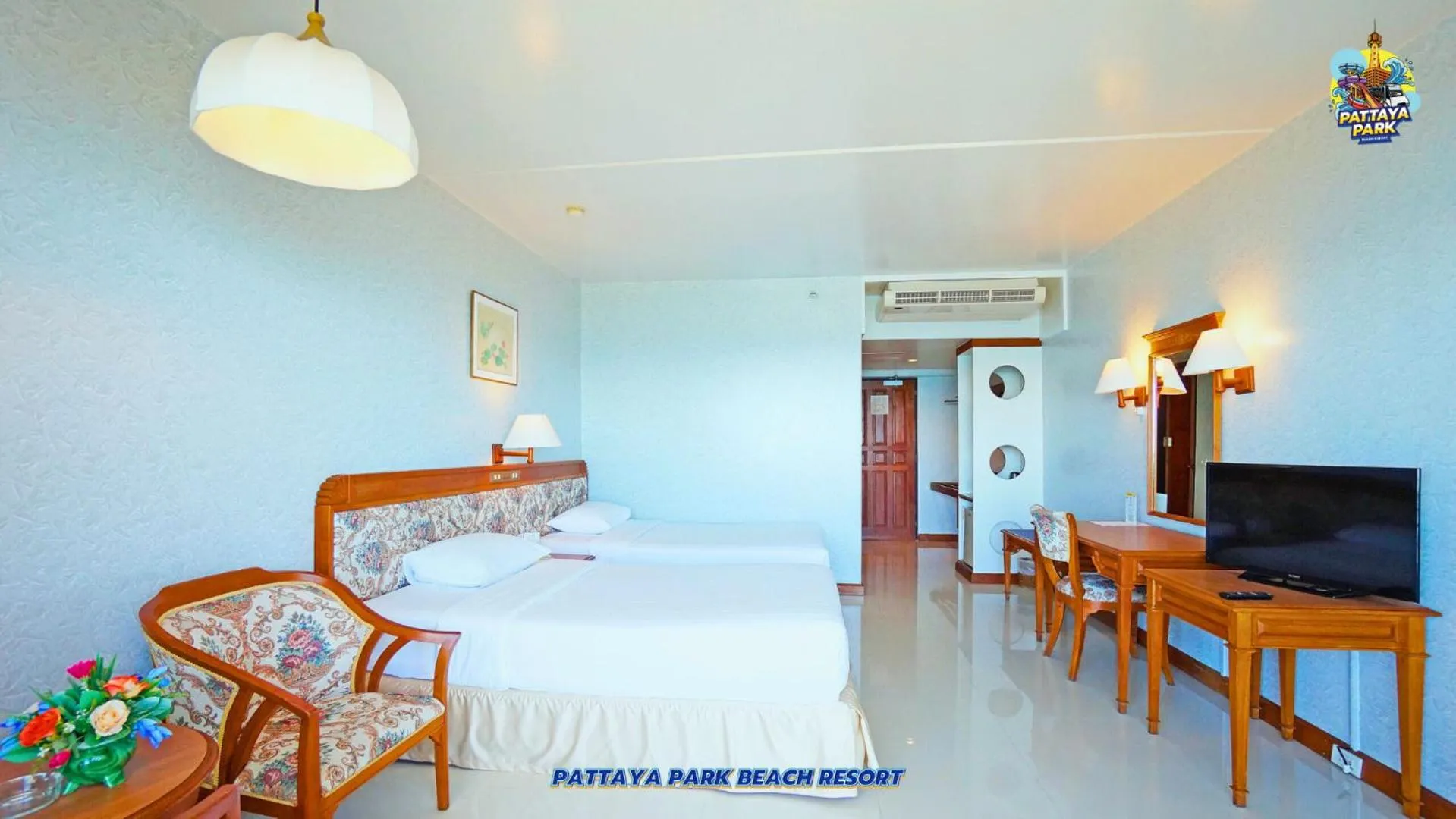 Photo of the whole room, Bed in Pattaya Park Beach Resort