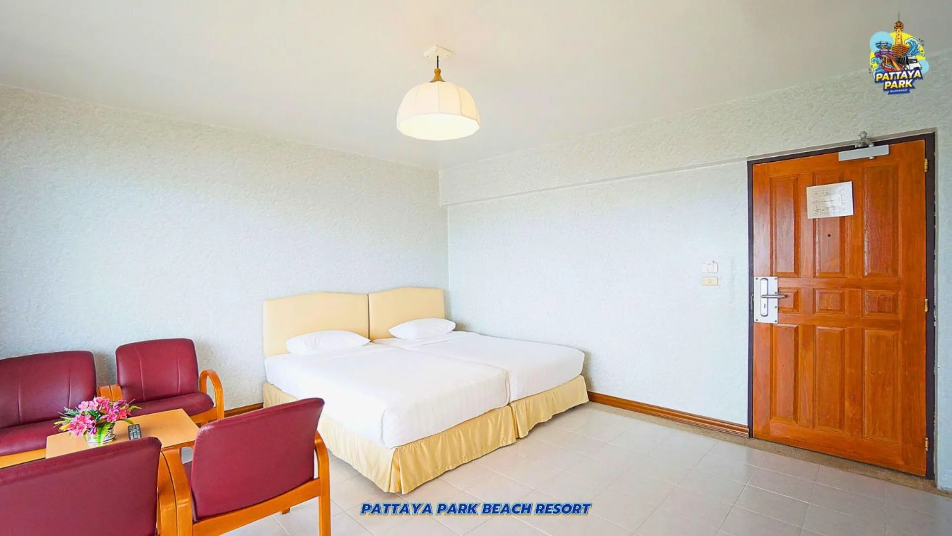 Photo of the whole room, Bed in Pattaya Park Beach Resort