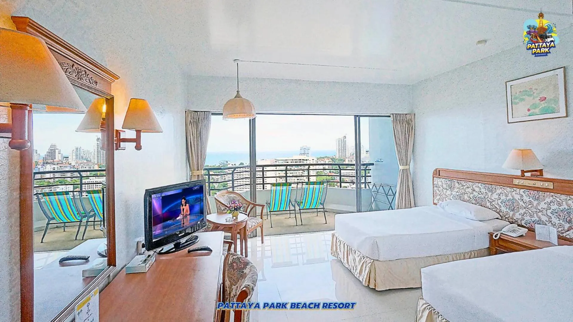 Bed in Pattaya Park Beach Resort