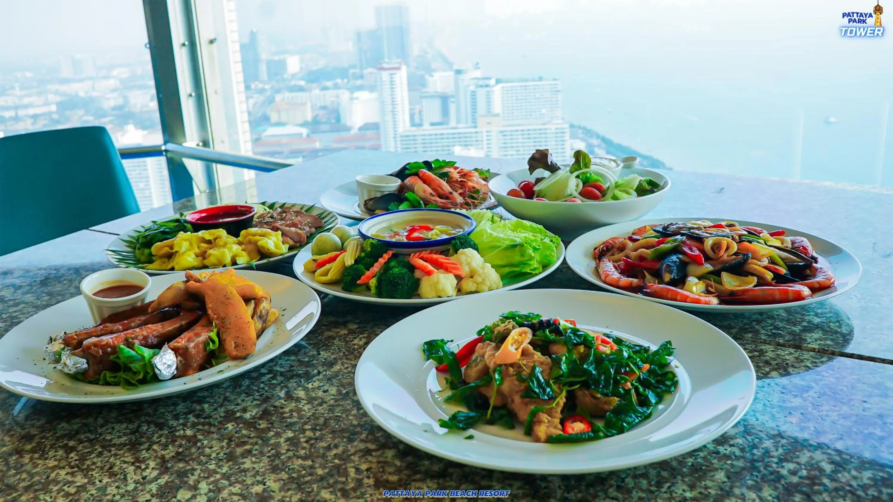 Food and drinks in Pattaya Park Beach Resort