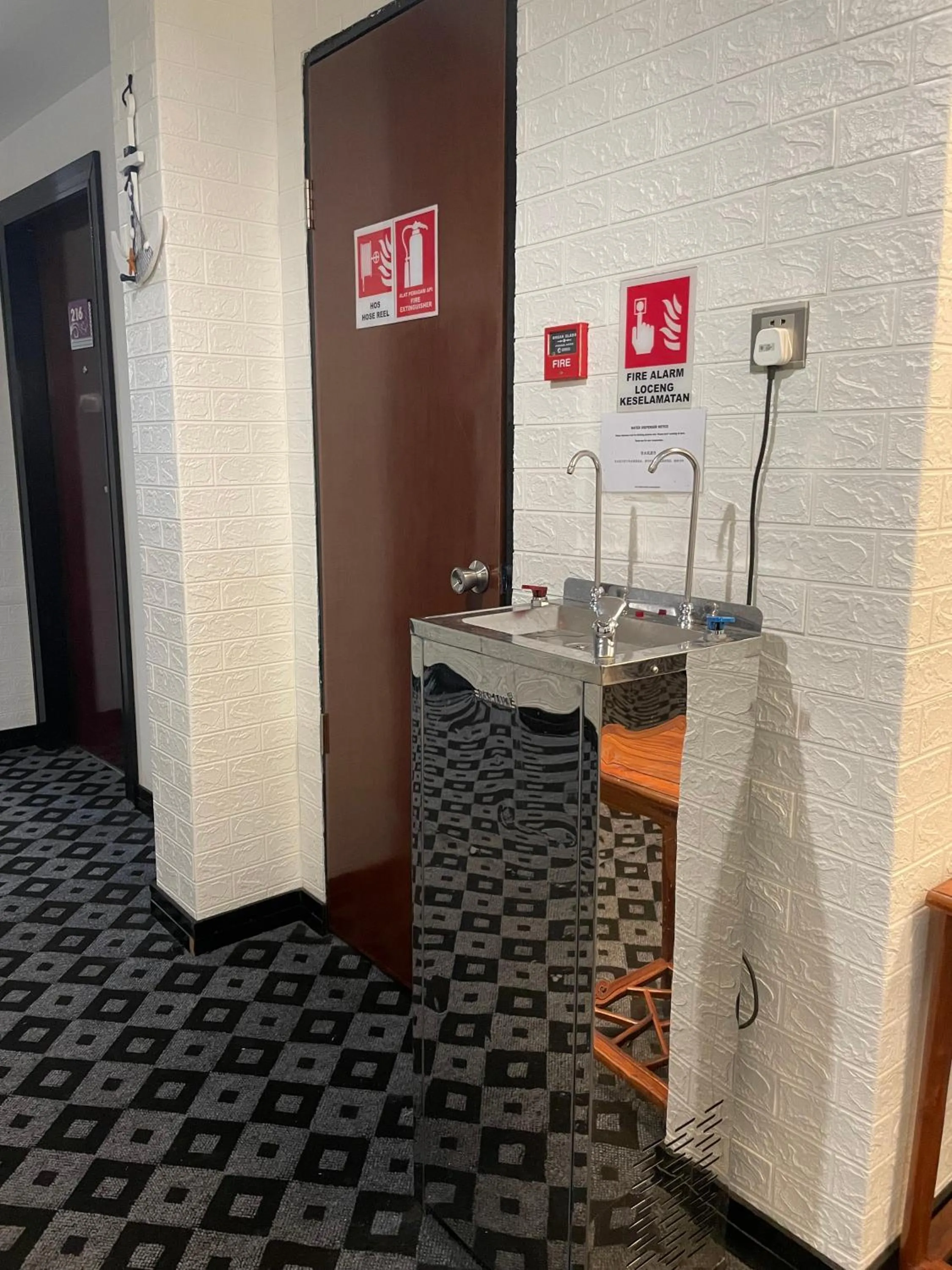 Area and facilities in New World Express Motel