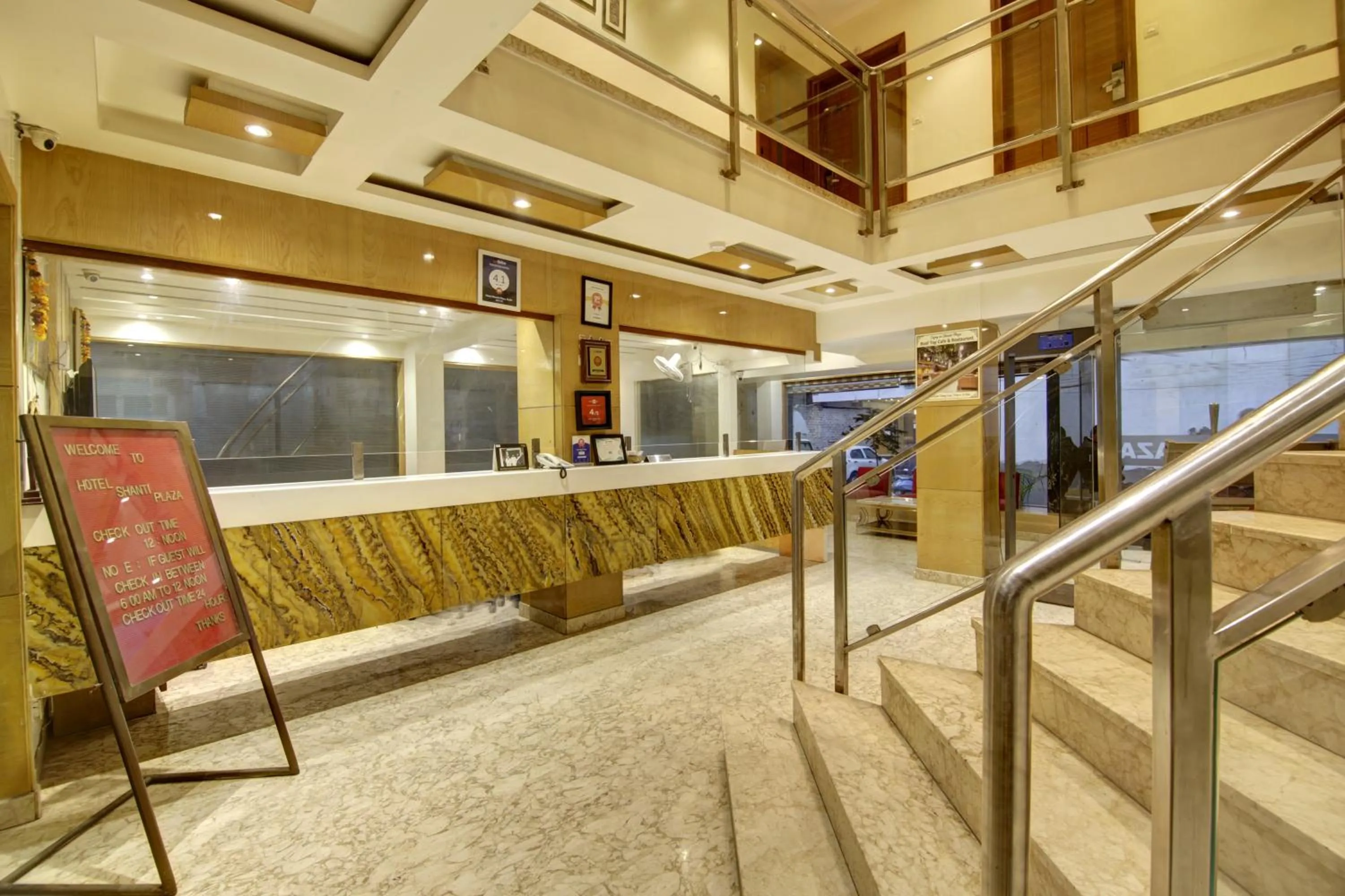 Lobby or reception in The Shanti Plaza - Traveler's choice awarded 2025