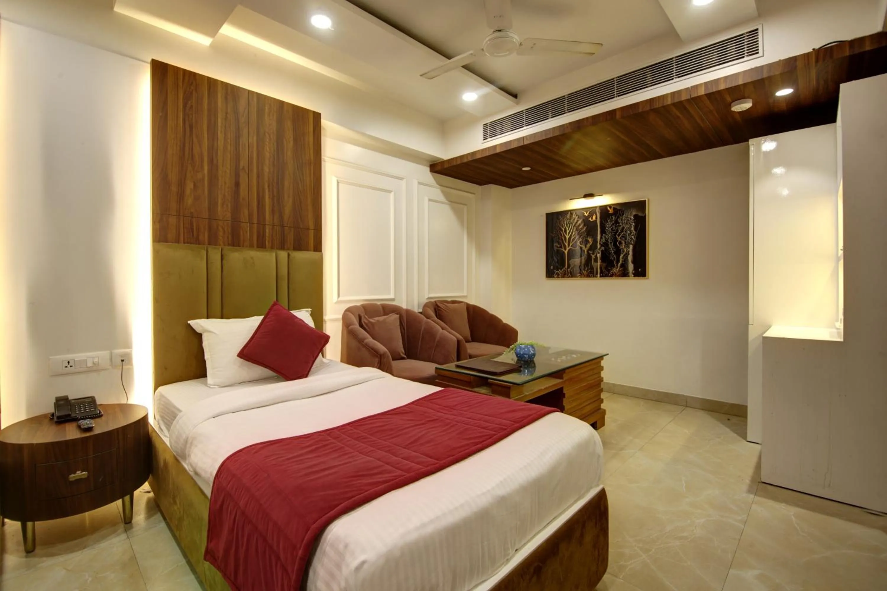 Seating area, Bed in The Shanti Plaza - Traveler's choice awarded 2025