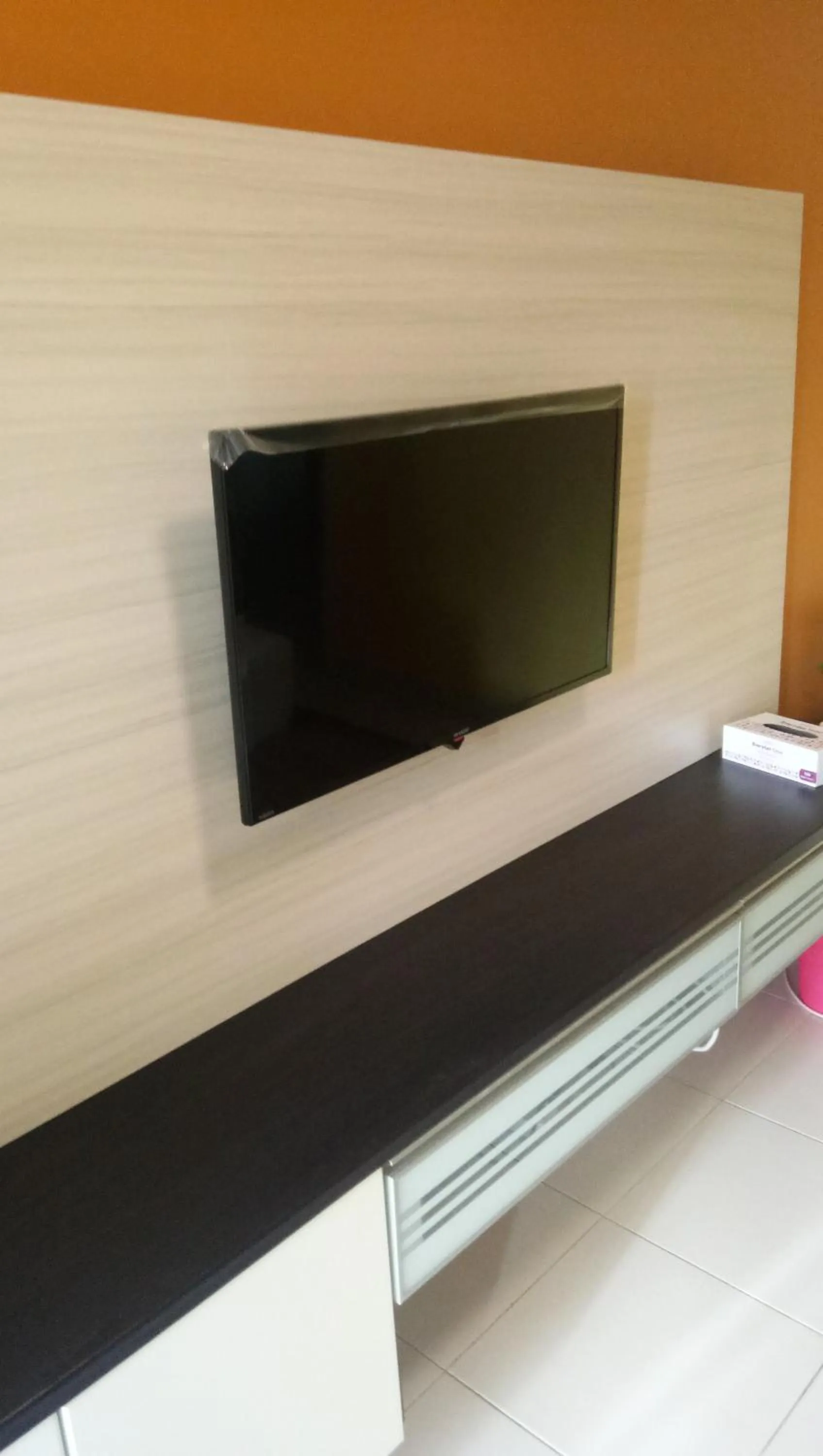TV and multimedia in Aeon Tebrau Apartment Johor Bahru - By Room -