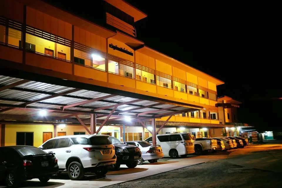 Property building in Khwanruen Fishing Resort