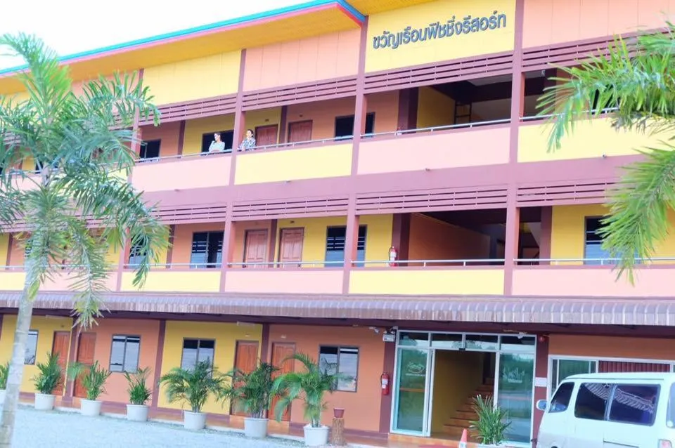 Property building in Khwanruen Fishing Resort